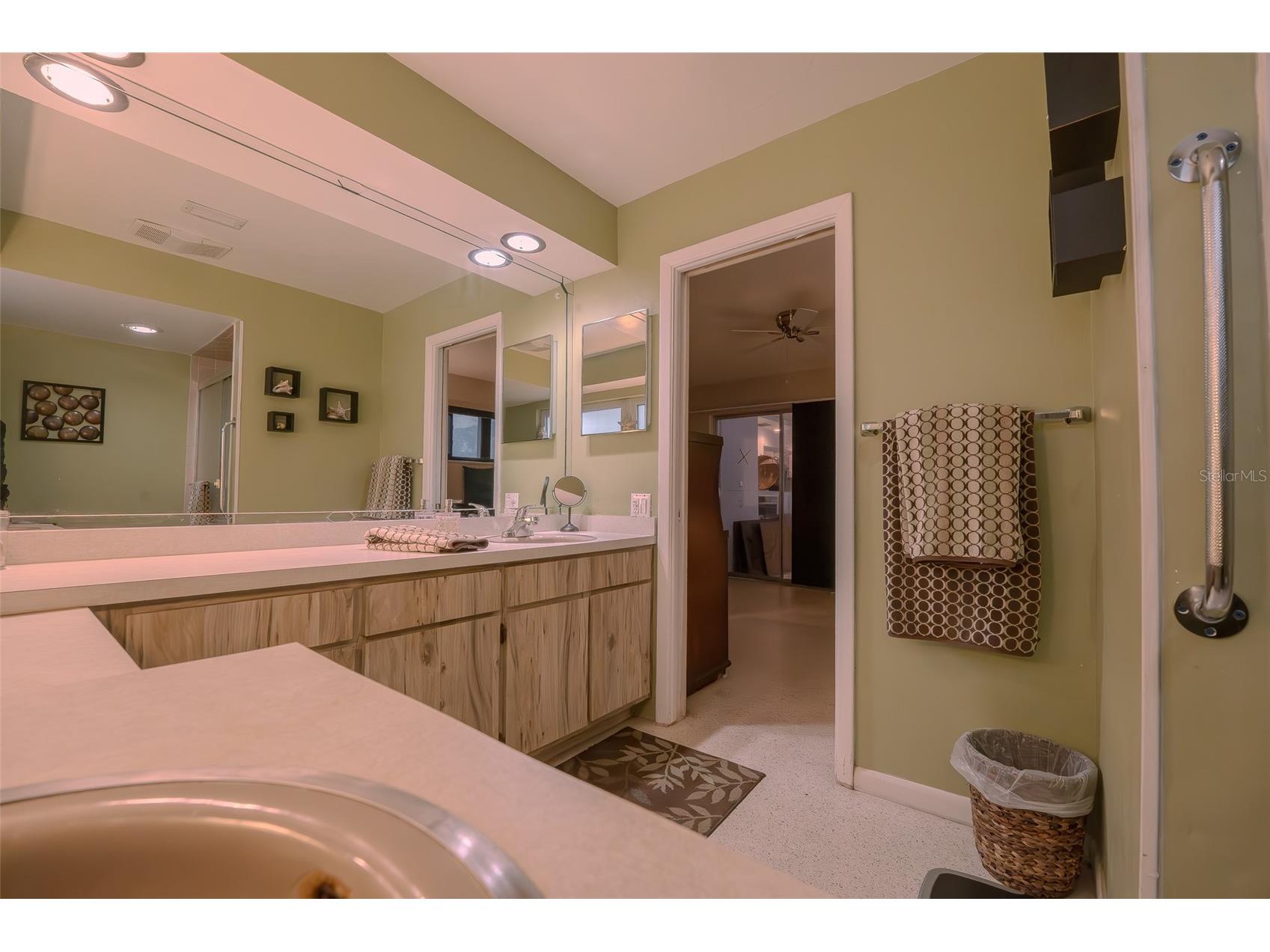 14001 Yacht Club Boulevard Seminole FL 33776 TB8464265 image17