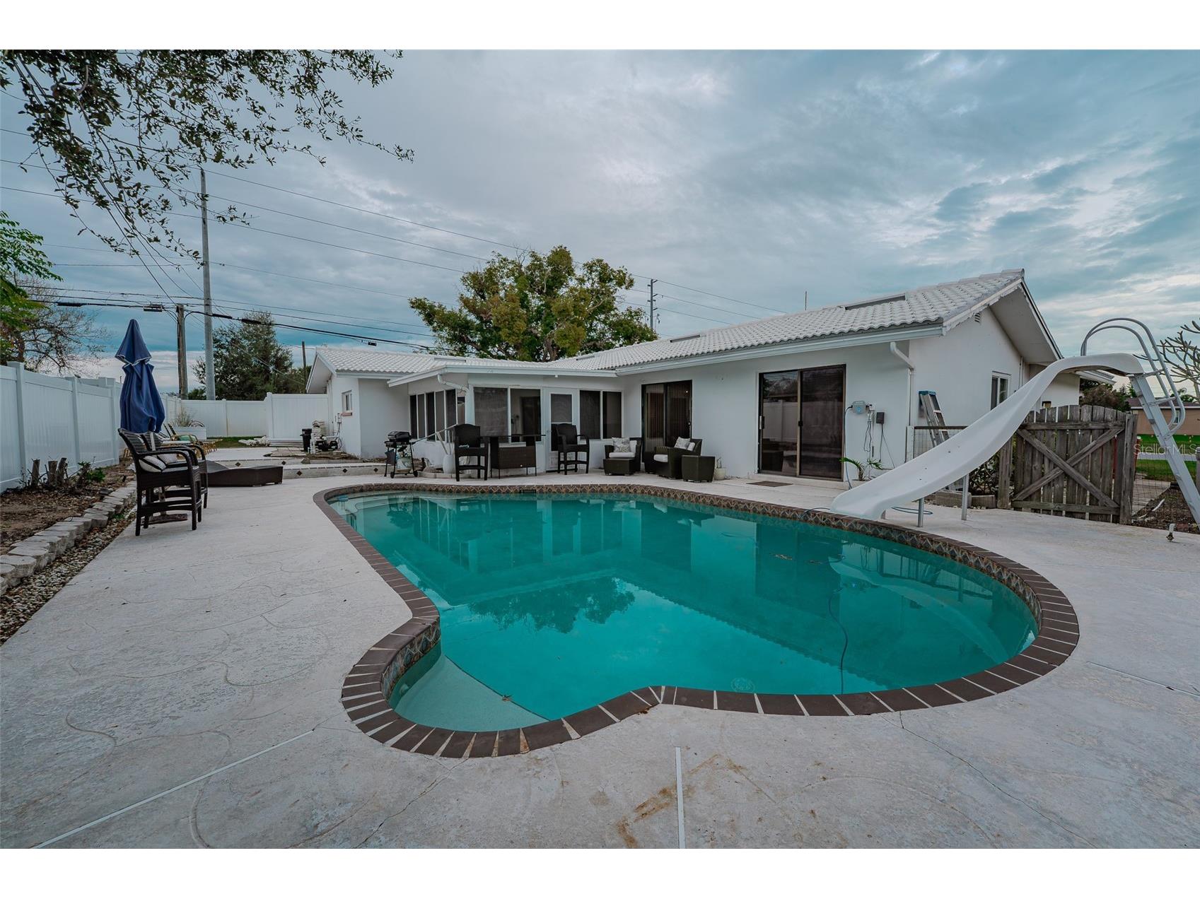 14001 Yacht Club Boulevard Seminole FL 33776 TB8464265 image2