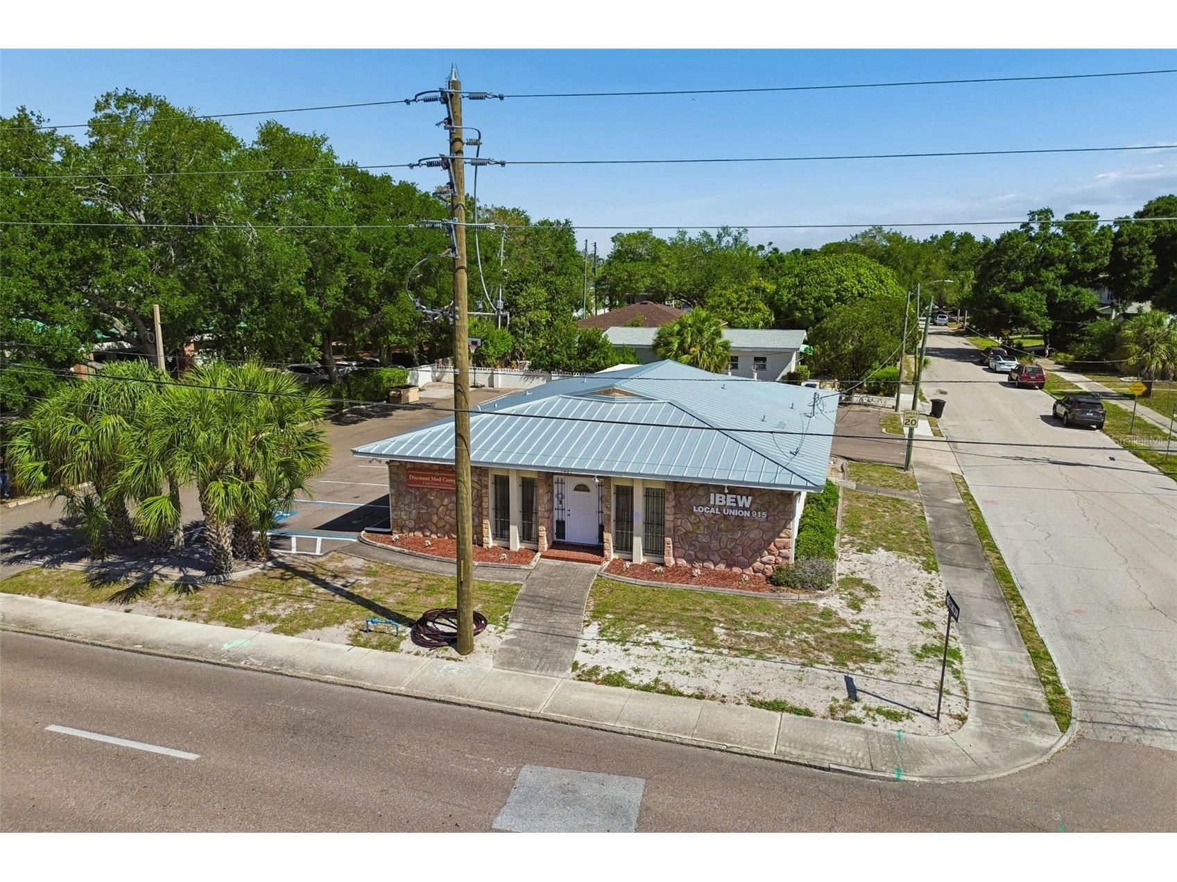 1401 9th Avenue N Saint Petersburg FL 33705 TB8498674 image1