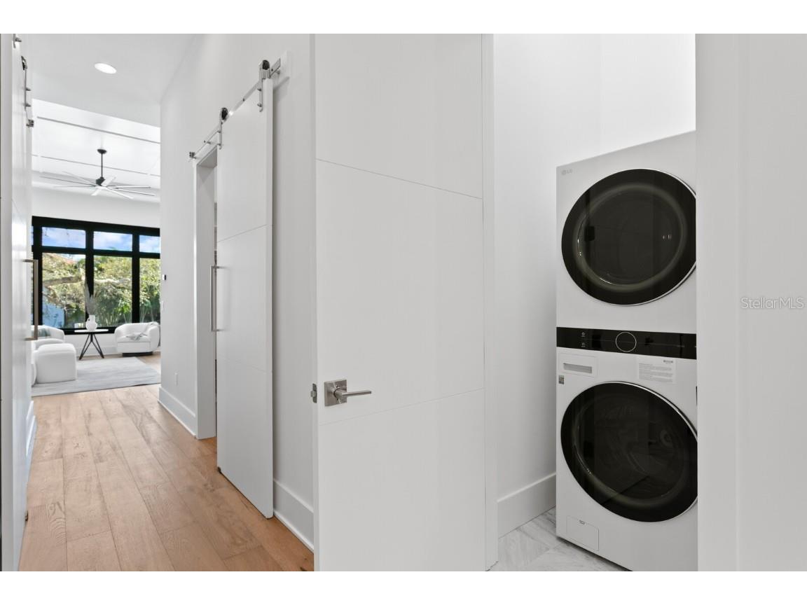 1401 Brightwaters Boulevard NE Saint Petersburg FL 33704 - TAMPA BAY TB8356659 image37