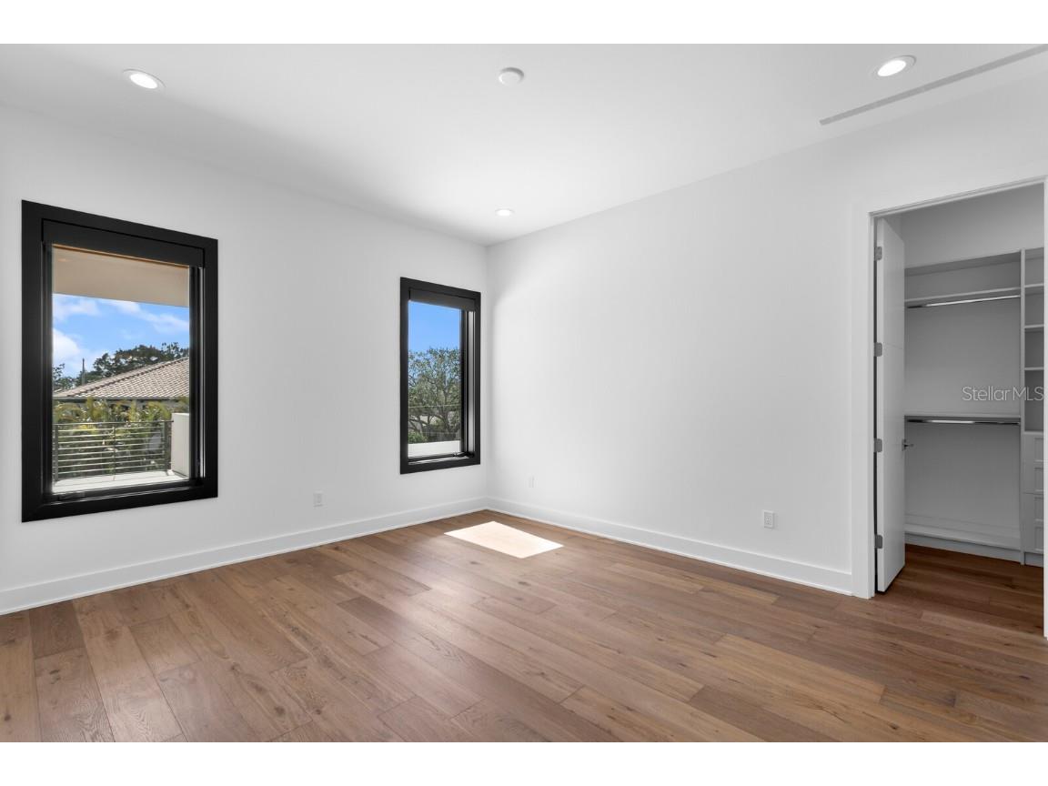 1401 Brightwaters Boulevard NE Saint Petersburg FL 33704 - TAMPA BAY TB8356659 image42