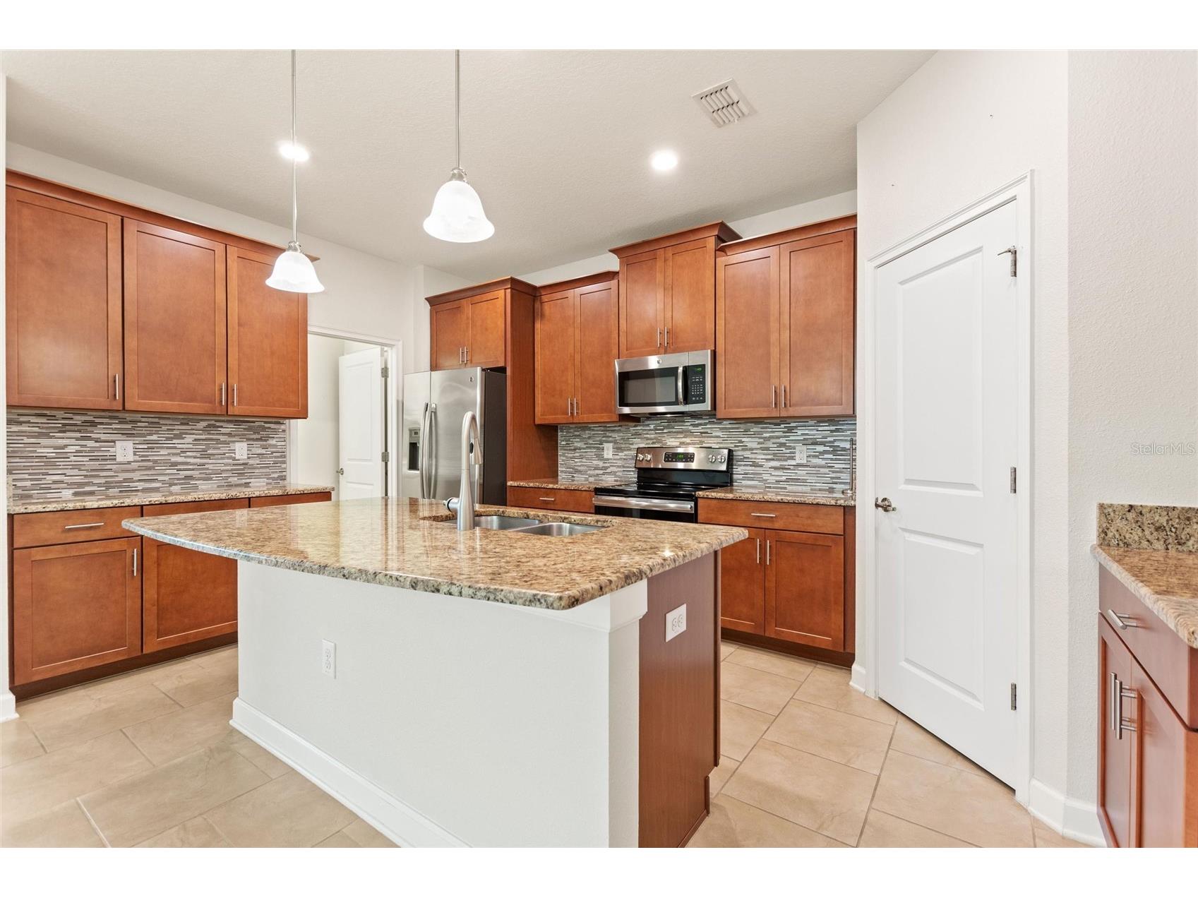 1401 Clubman Drive Davenport FL 33896 O6412299 image9