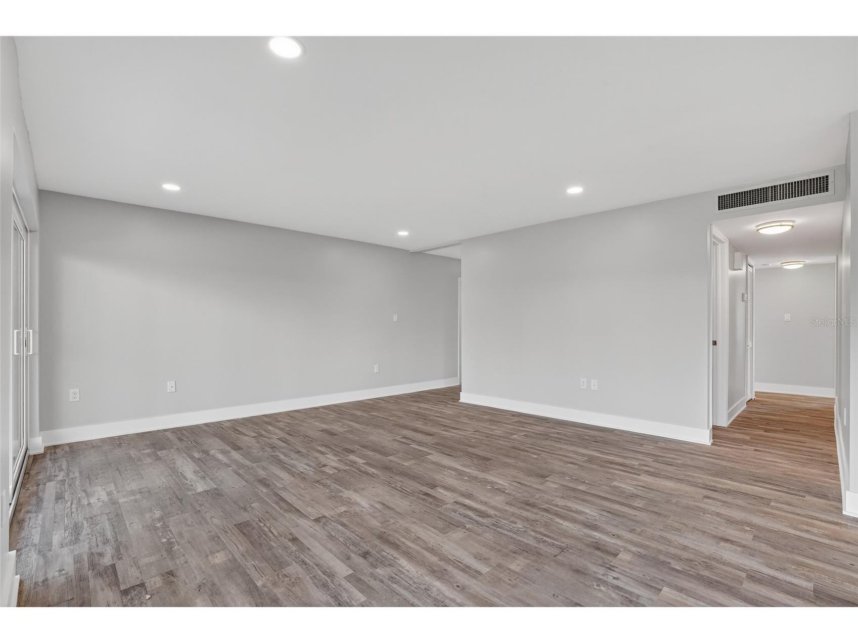 1401 Gulf Boulevard #102 Clearwater FL 33767 TB8459760 image8