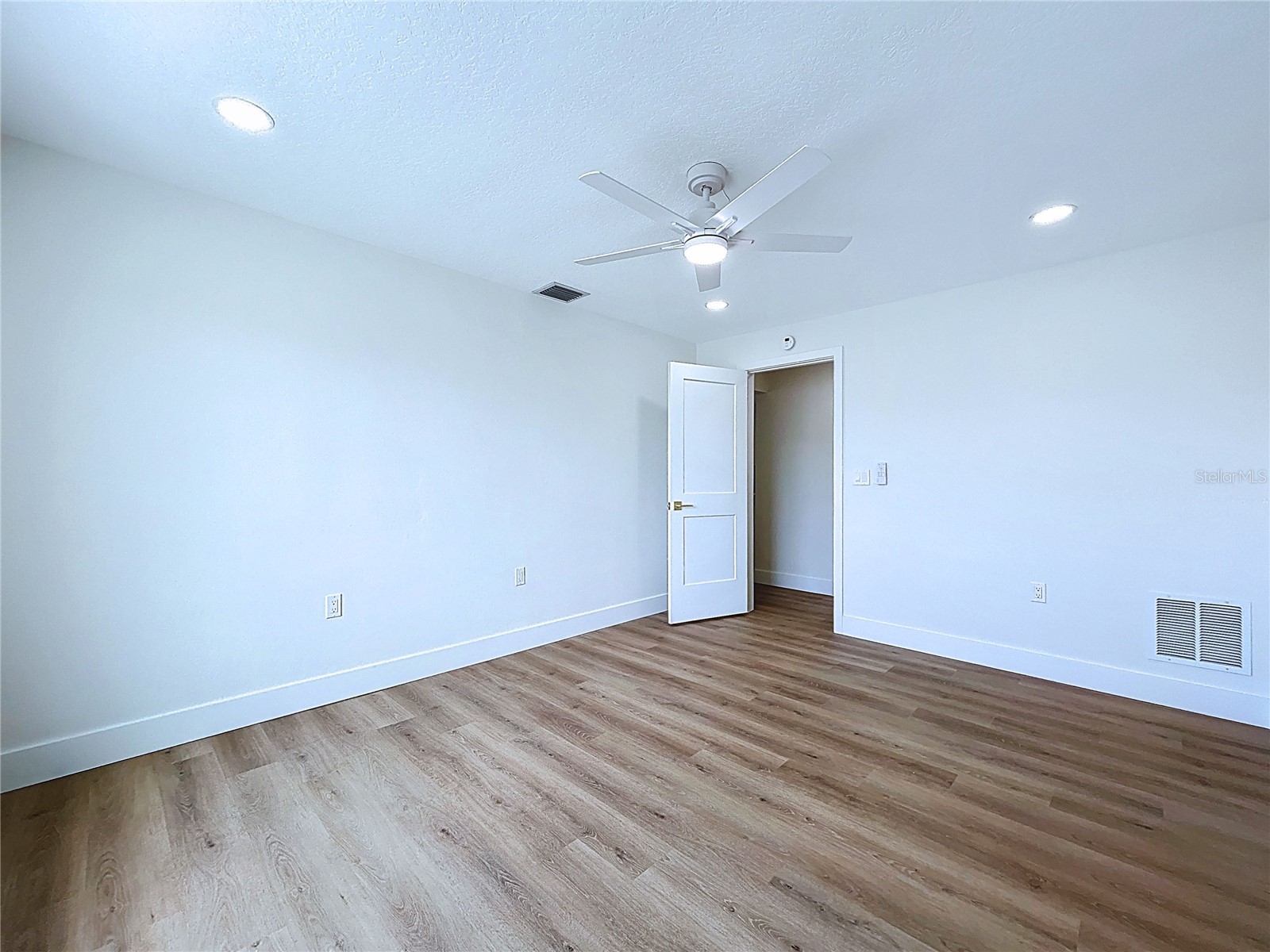 1401 Gulf Boulevard Belleair Beach FL 33786 TB8497882 image49