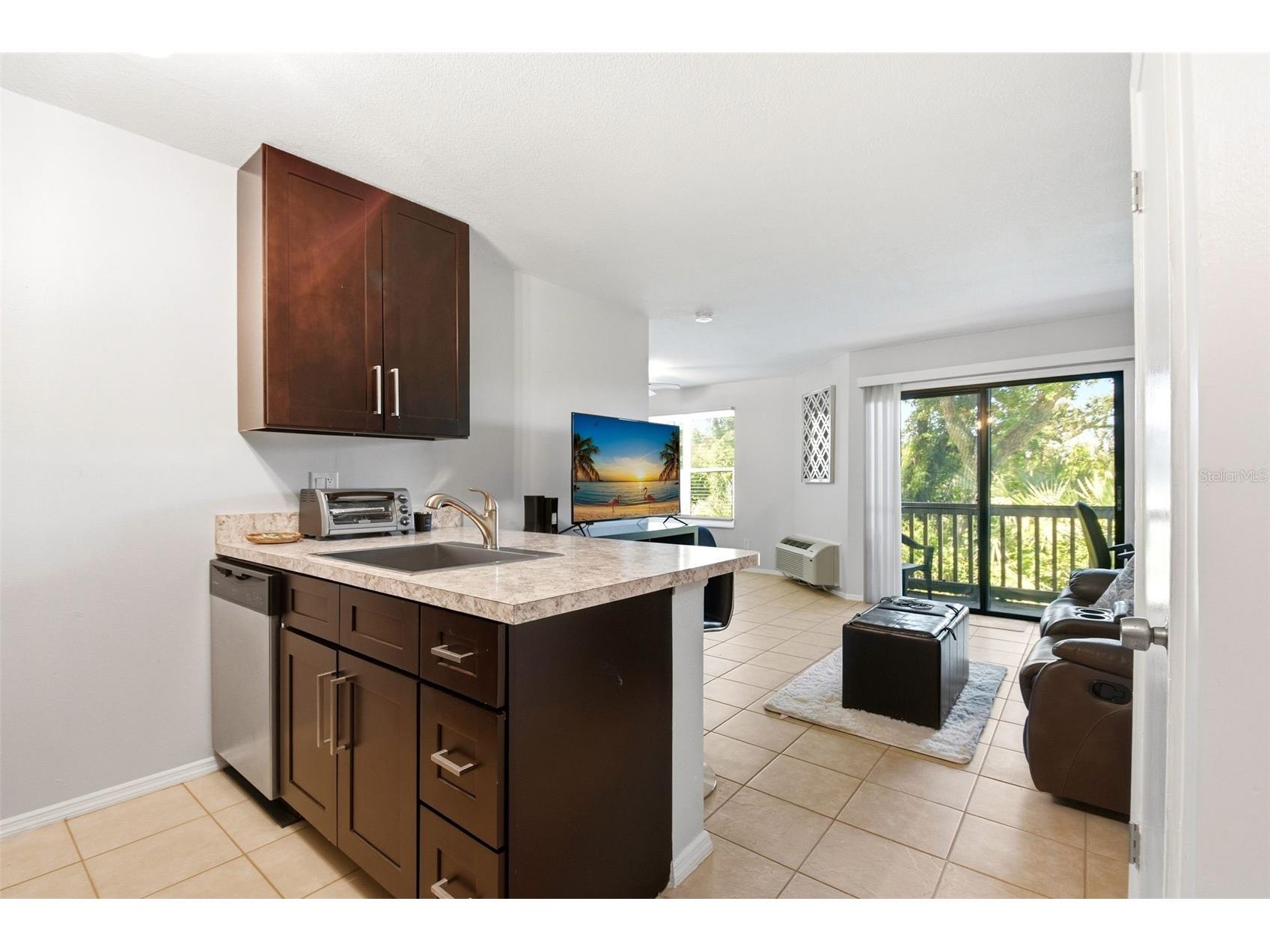 1401 S Palmetto Avenue #103 Daytona Beach FL 32114 - HALIFAX RIVER O6406021 image4