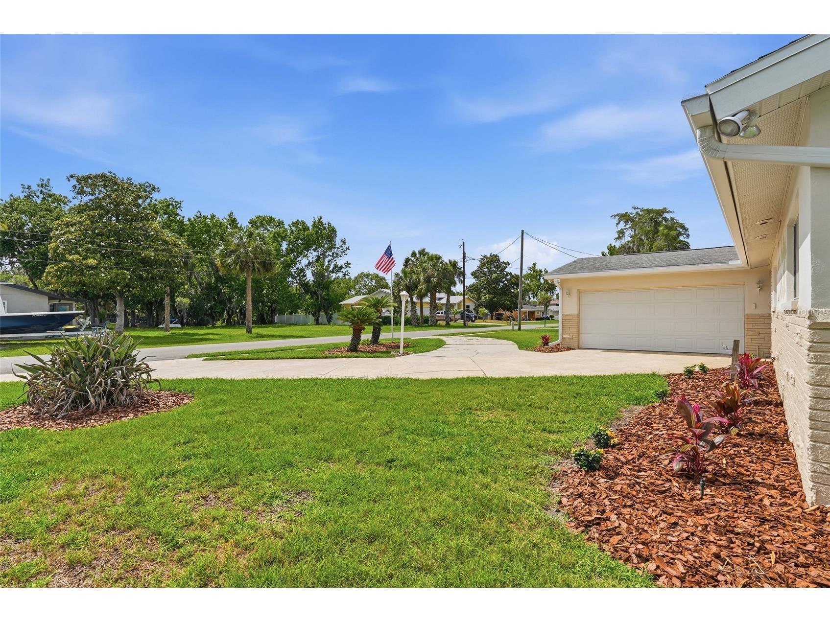 1401 SE Paradise Avenue Crystal River FL 34429 P4938871 image3