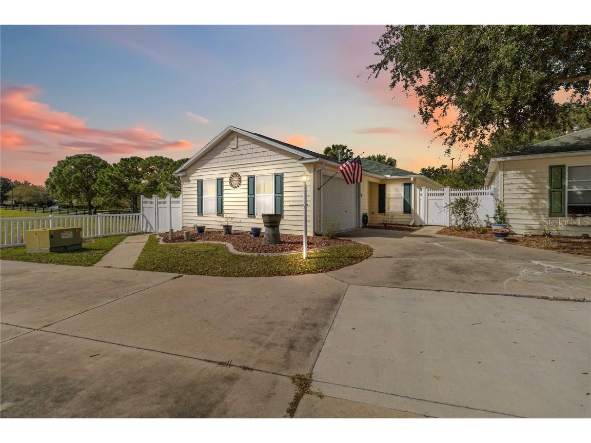 1402 Azteca Loop The Villages FL 32162 O6257446 image1