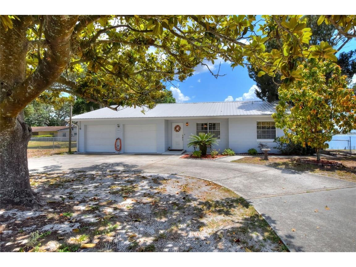 1402 E Eagle Avenue Eagle Lake FL 33839 - LAKE MCLEOD L4944496 image1