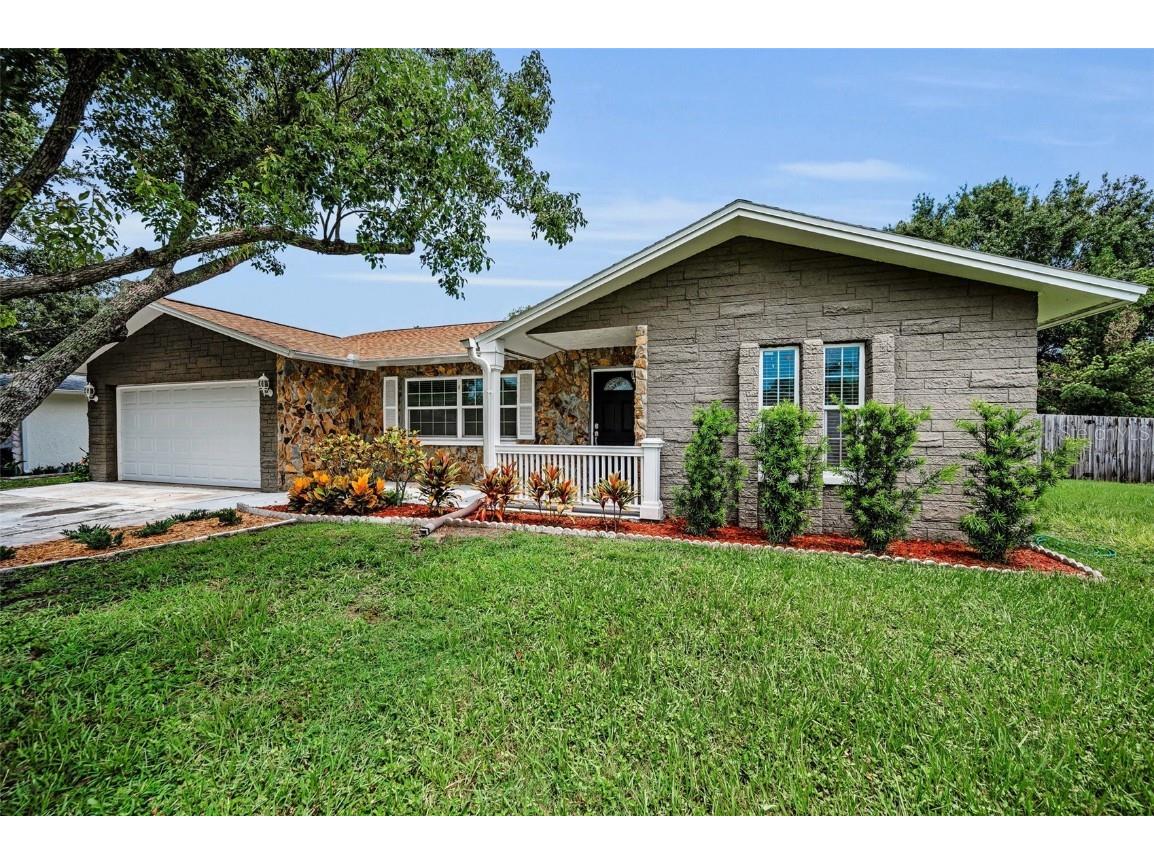 1402 Oleander Drive Tarpon Springs FL 34689 TB8383609 image1