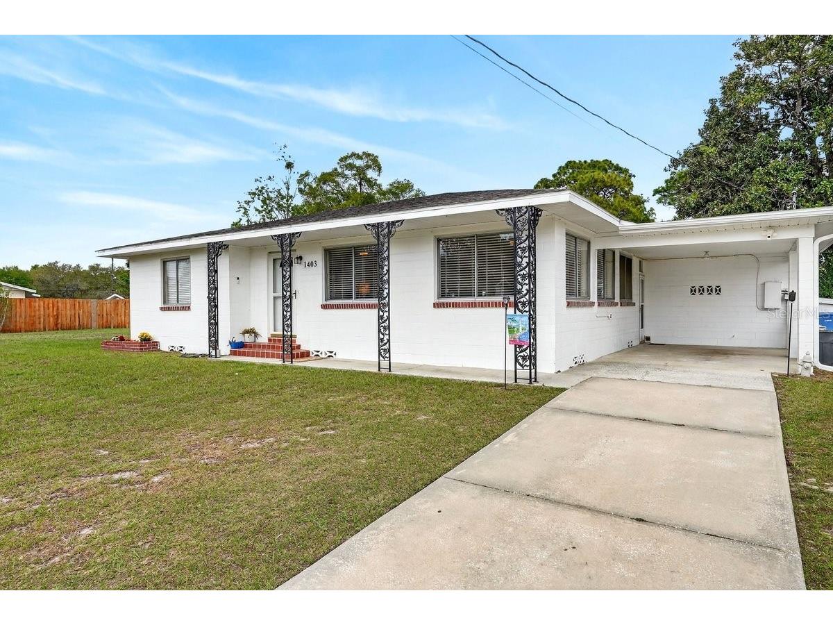 1403 Sharon Drive Deland FL 32724 V4947897 image1