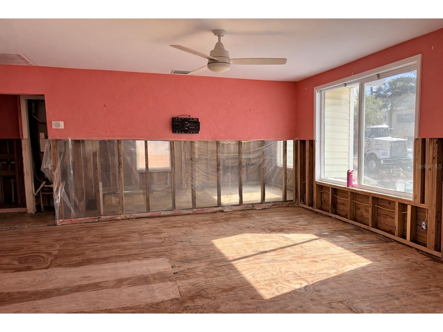 14033 Palm Street Madeira Beach FL 33708 TB8488524 image6