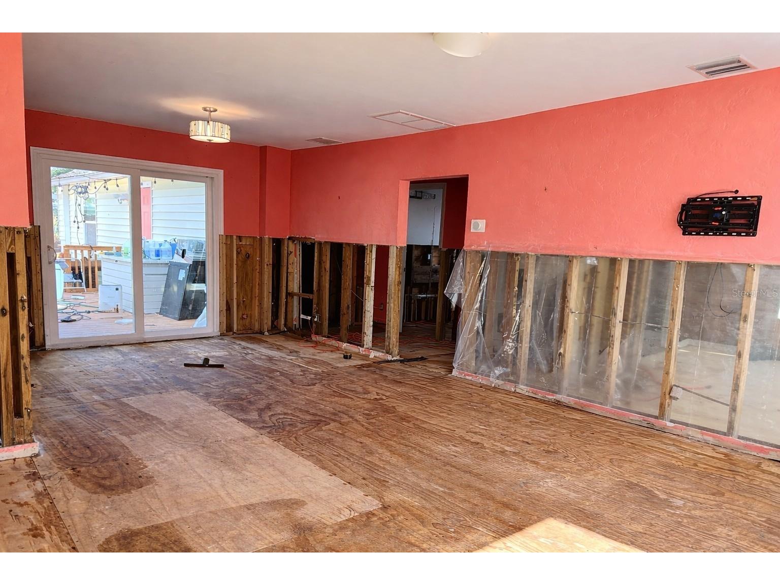 14033 Palm Street Madeira Beach FL 33708 TB8488524 image7