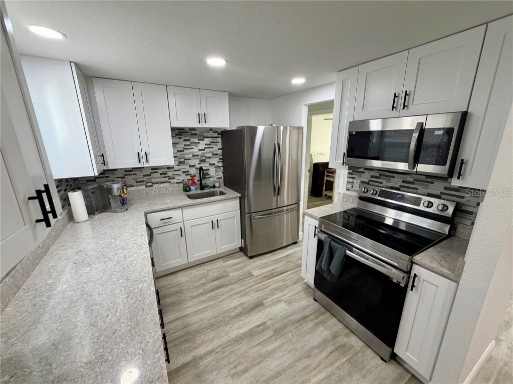 1404 Crescent Place Lakeland FL 33801 L4957508 image25