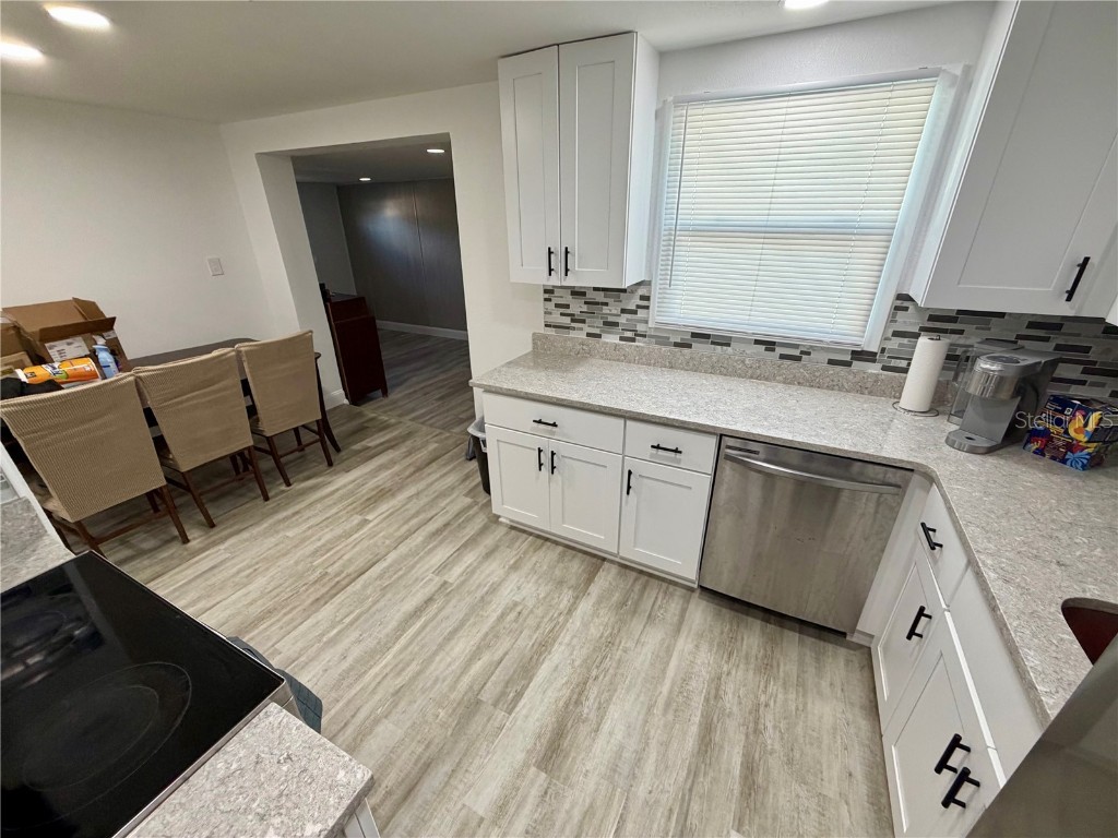 1404 Crescent Place Lakeland FL 33801 L4957508 image27