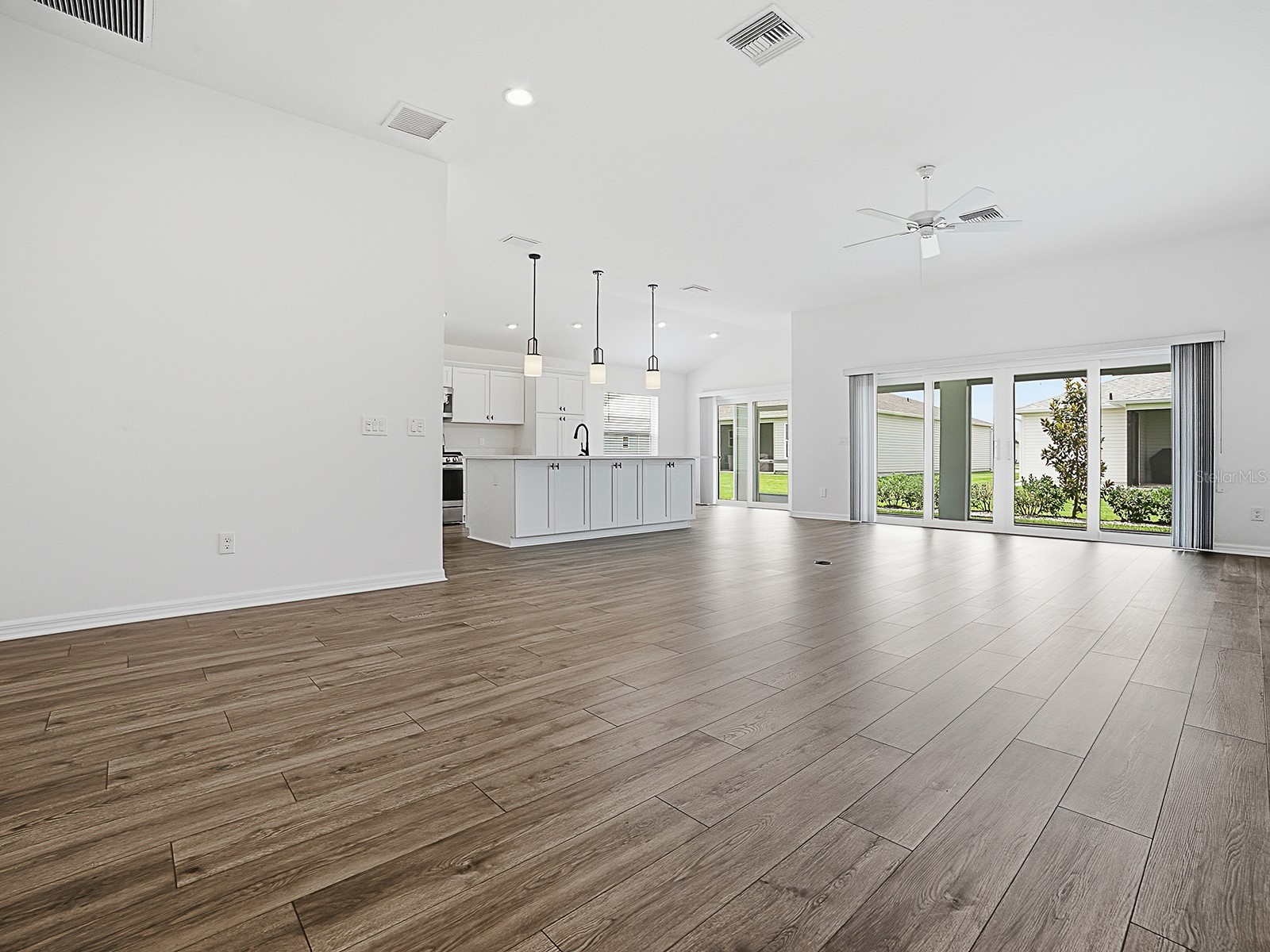 1404 Hearns Loop The Villages FL 34762 G5112731 image5