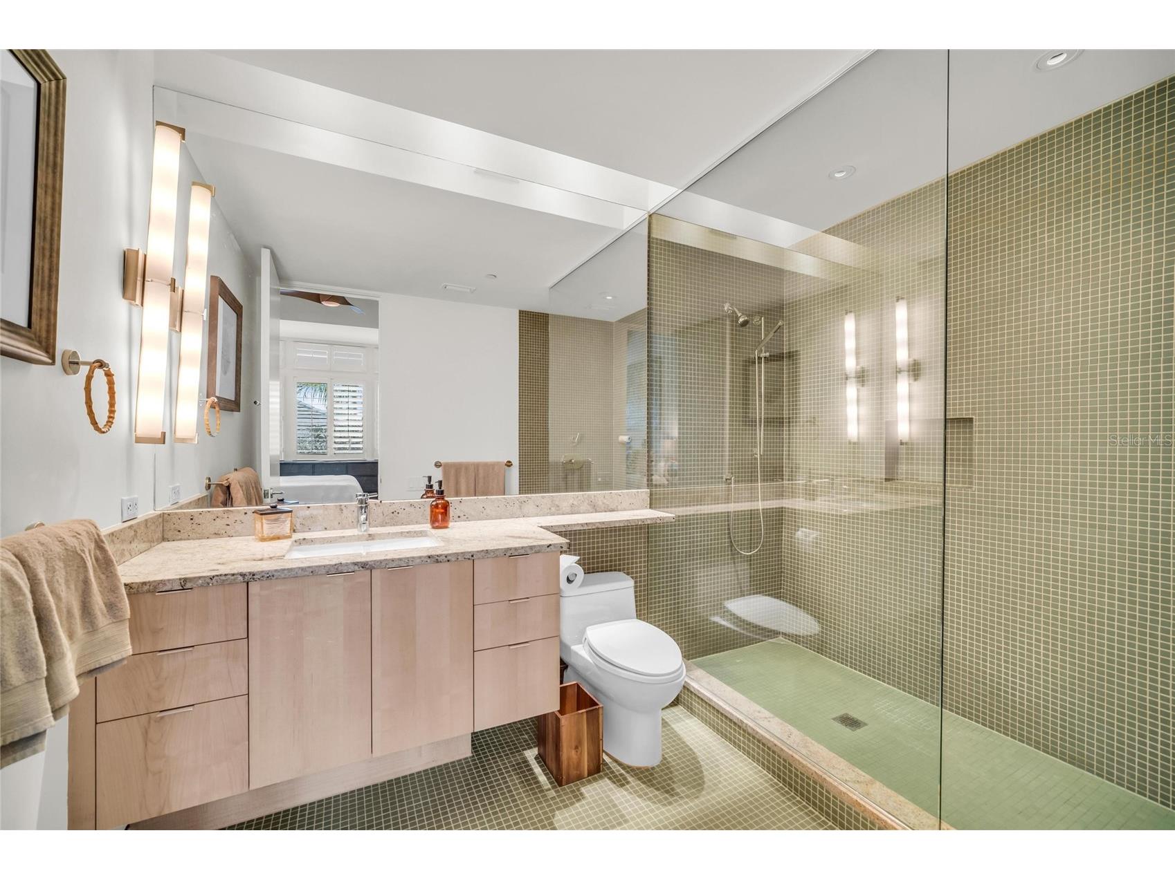 1404 Kenilworth Street Sarasota FL 34231 - SRQ BAY A4672697 image72