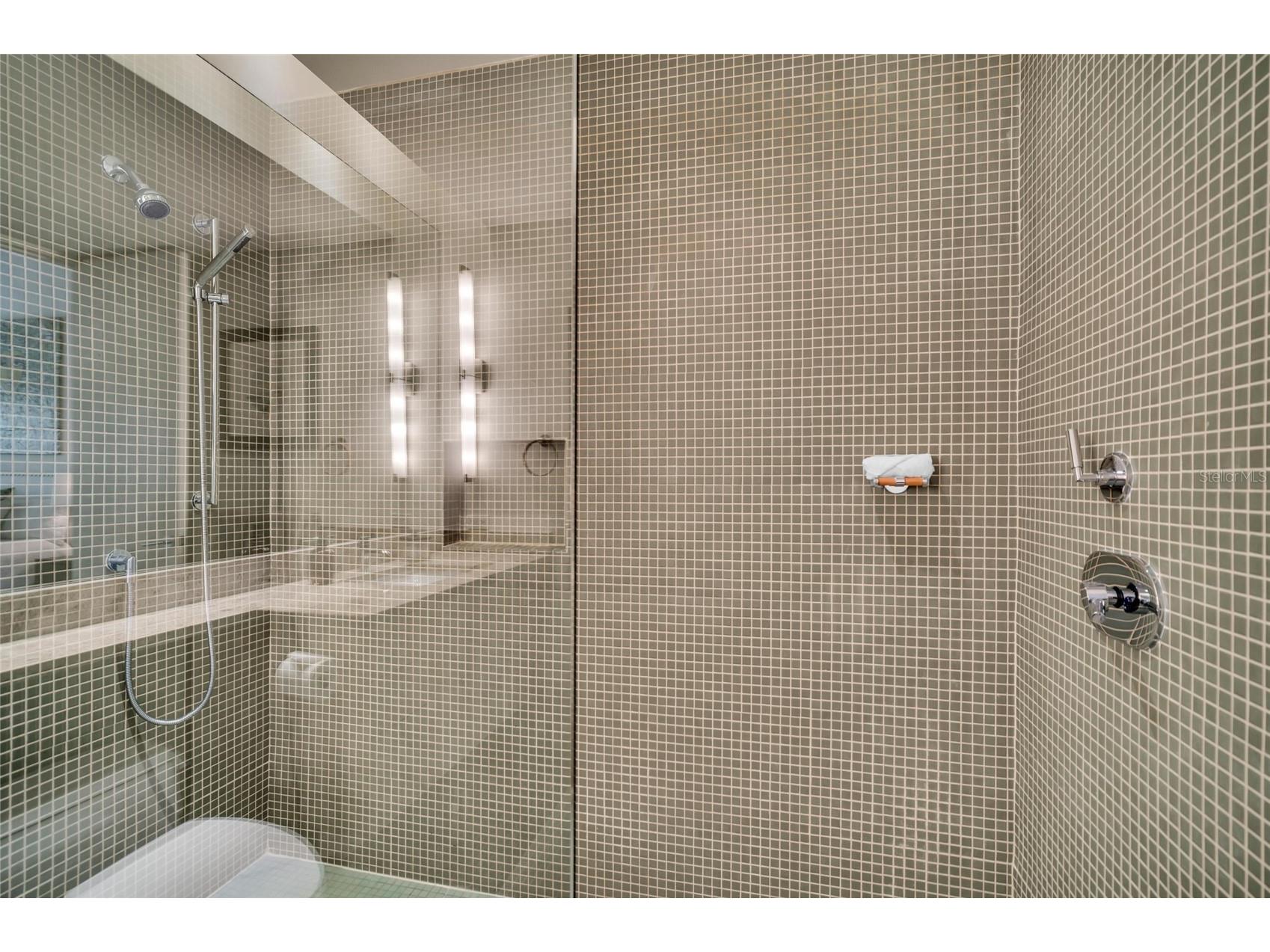 1404 Kenilworth Street Sarasota FL 34231 - SRQ BAY A4672697 image73