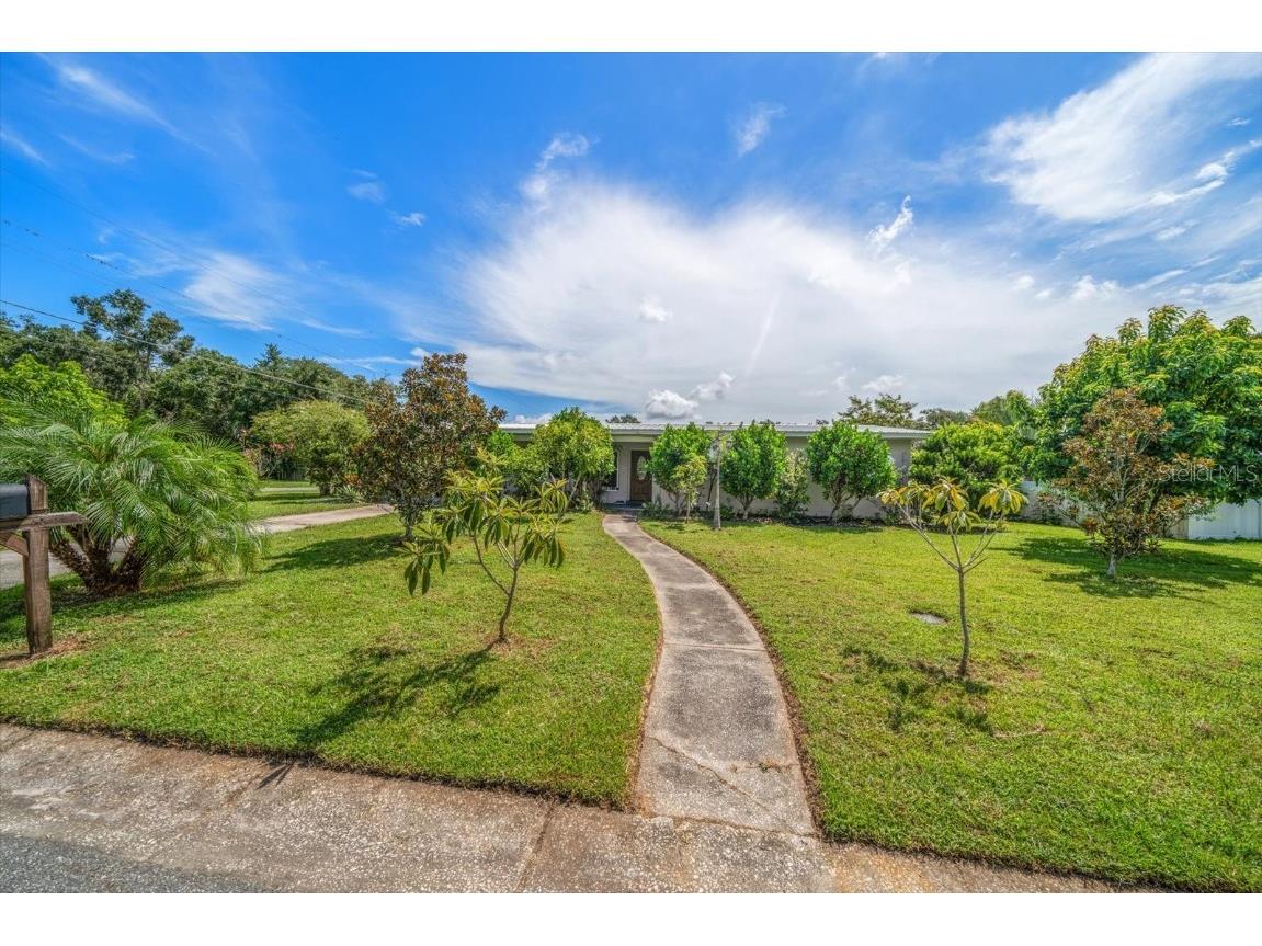 1404 N Palm Drive Plant City FL 33563 TB8424981 image2