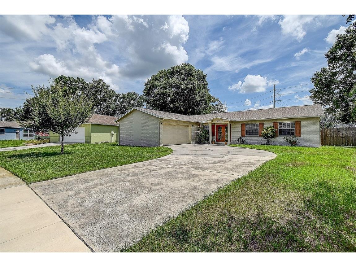 14047 Briardale Lane Tampa FL 33618 TB8395822 image1
