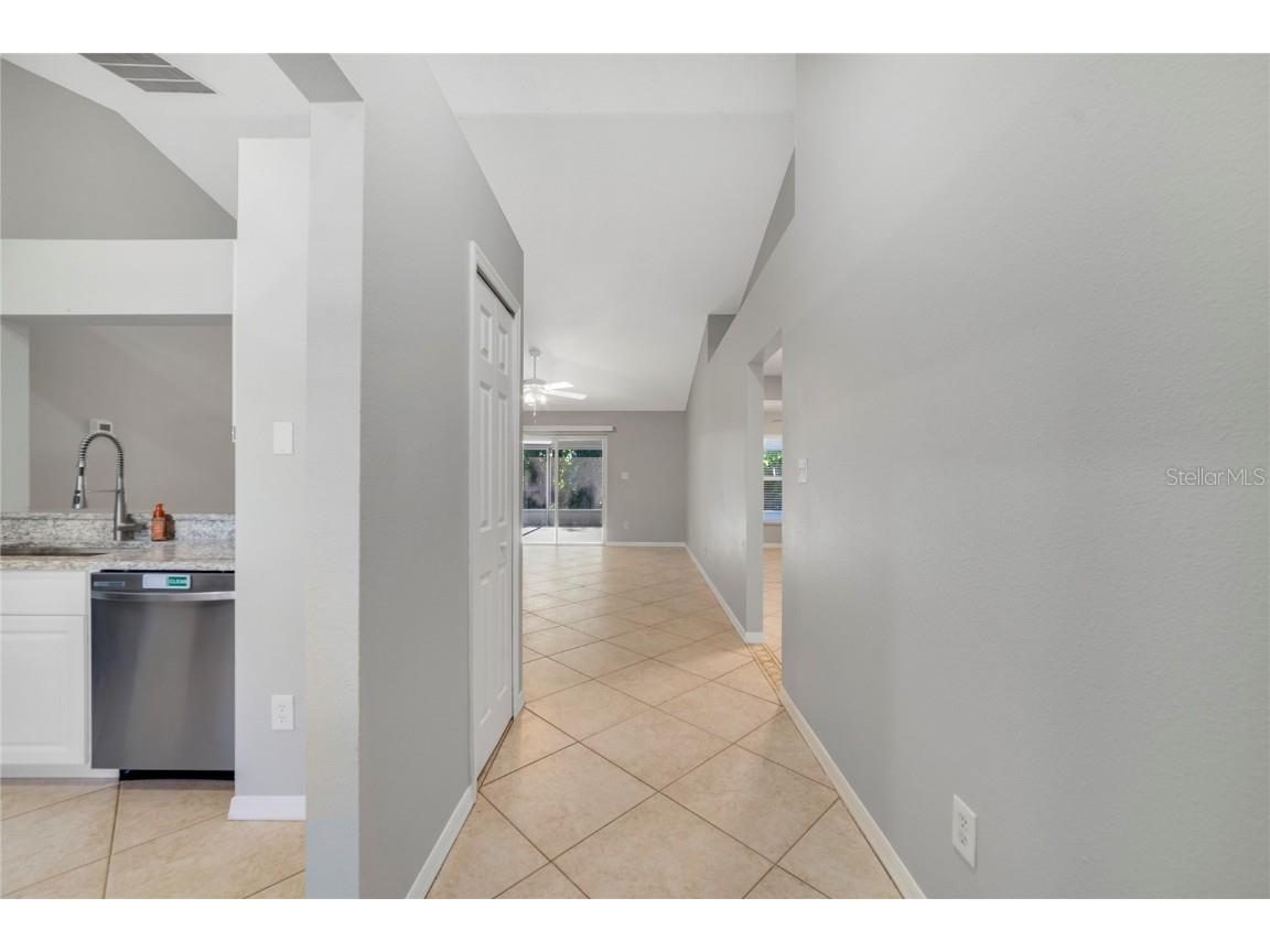 14048 Saint Leo Court Orlando FL 32826 O6366773 image4