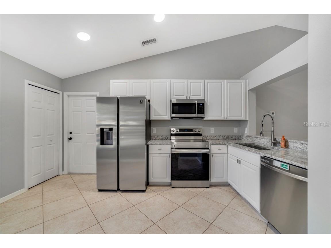 14048 Saint Leo Court Orlando FL 32826 O6366773 image6