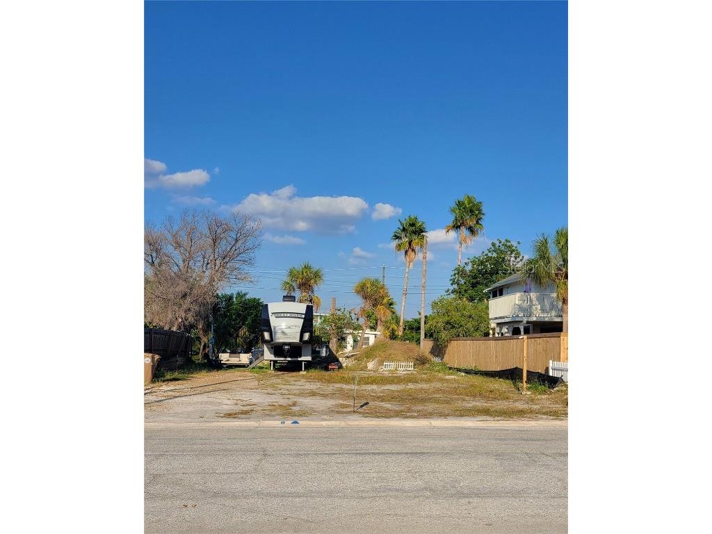 14049 Palm Street Madeira Beach FL 33708 TB8449463 image1