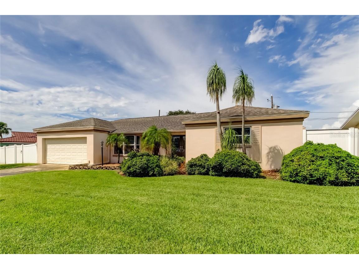 14049 Yacht Club Boulevard Seminole FL 33776 TB8423290 image1