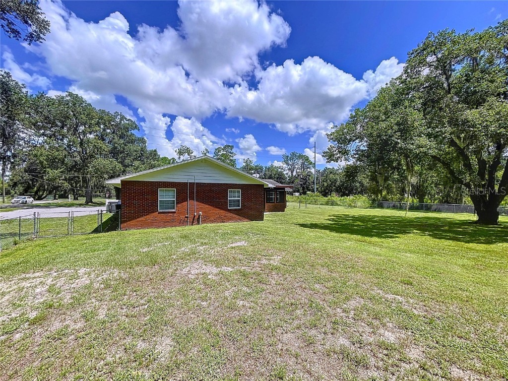 1405 Knights Griffin Road Plant City FL 33565 TB8414421 image5