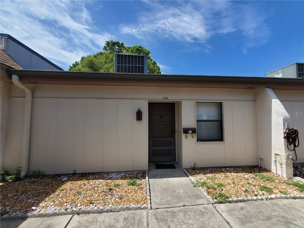 1406 Arrowhead Circle W Clearwater FL 33759 TB8395076 image1