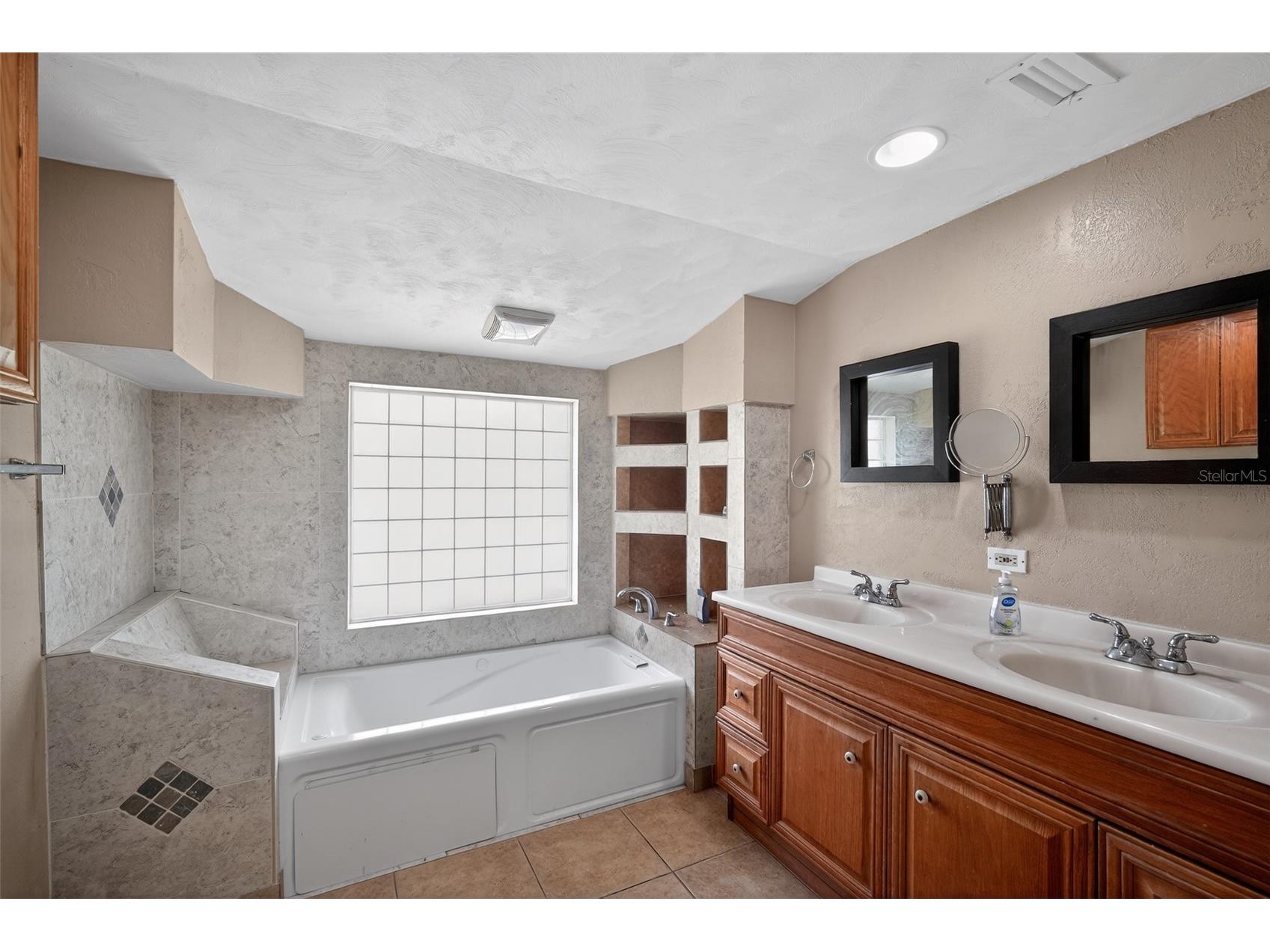 1406 Haven Bend Tampa FL 33613 O6403021 image17