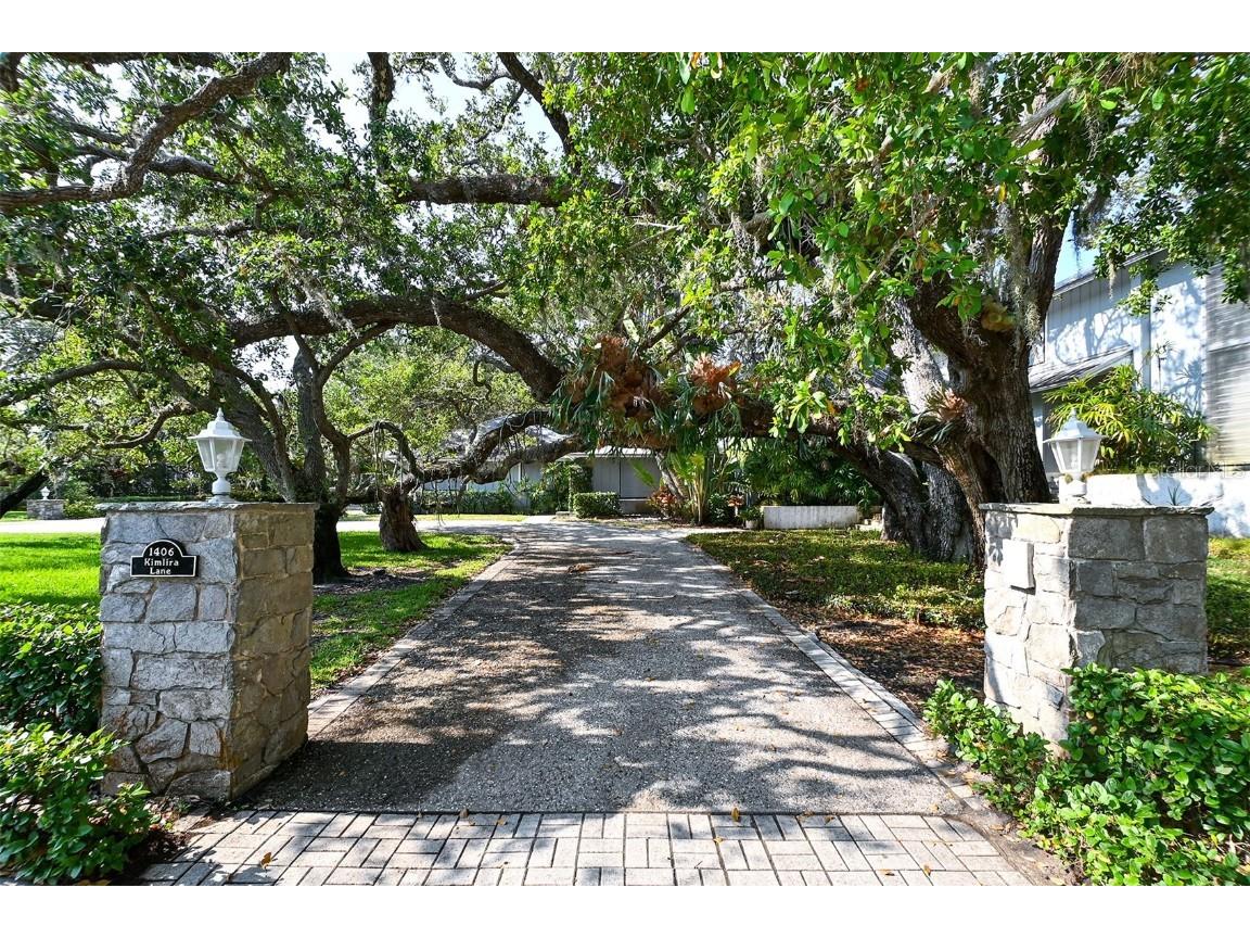 1406 Kimlira Lane Sarasota FL 34231 - ROBERTS BAY A4573469 image1