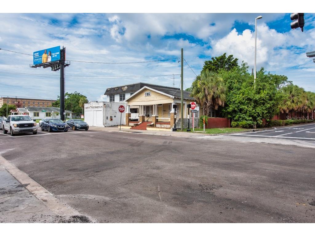 1406 N Howard Avenue Tampa FL 33607 TB8516527 image13