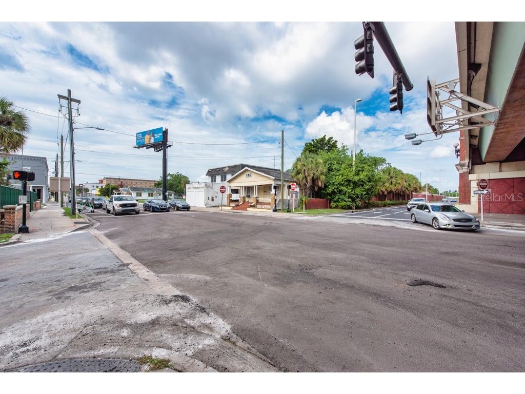 1406 N Howard Avenue Tampa FL 33607 TB8516527 image16