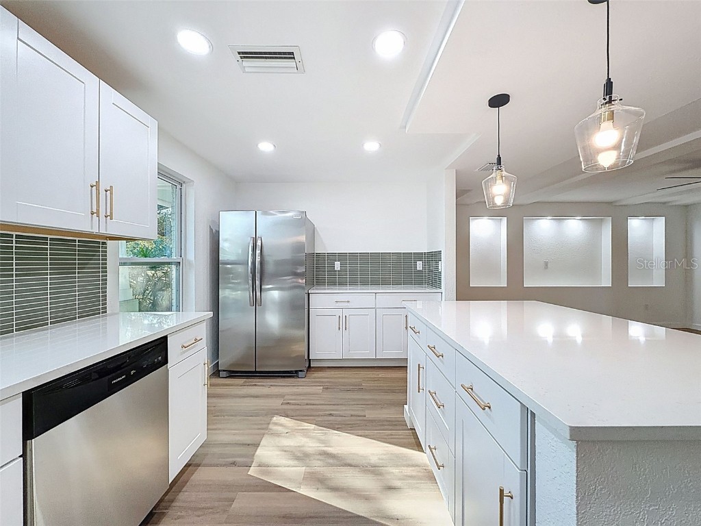 1406 S Lake Avenue Clearwater FL 33756 W7881181 image8