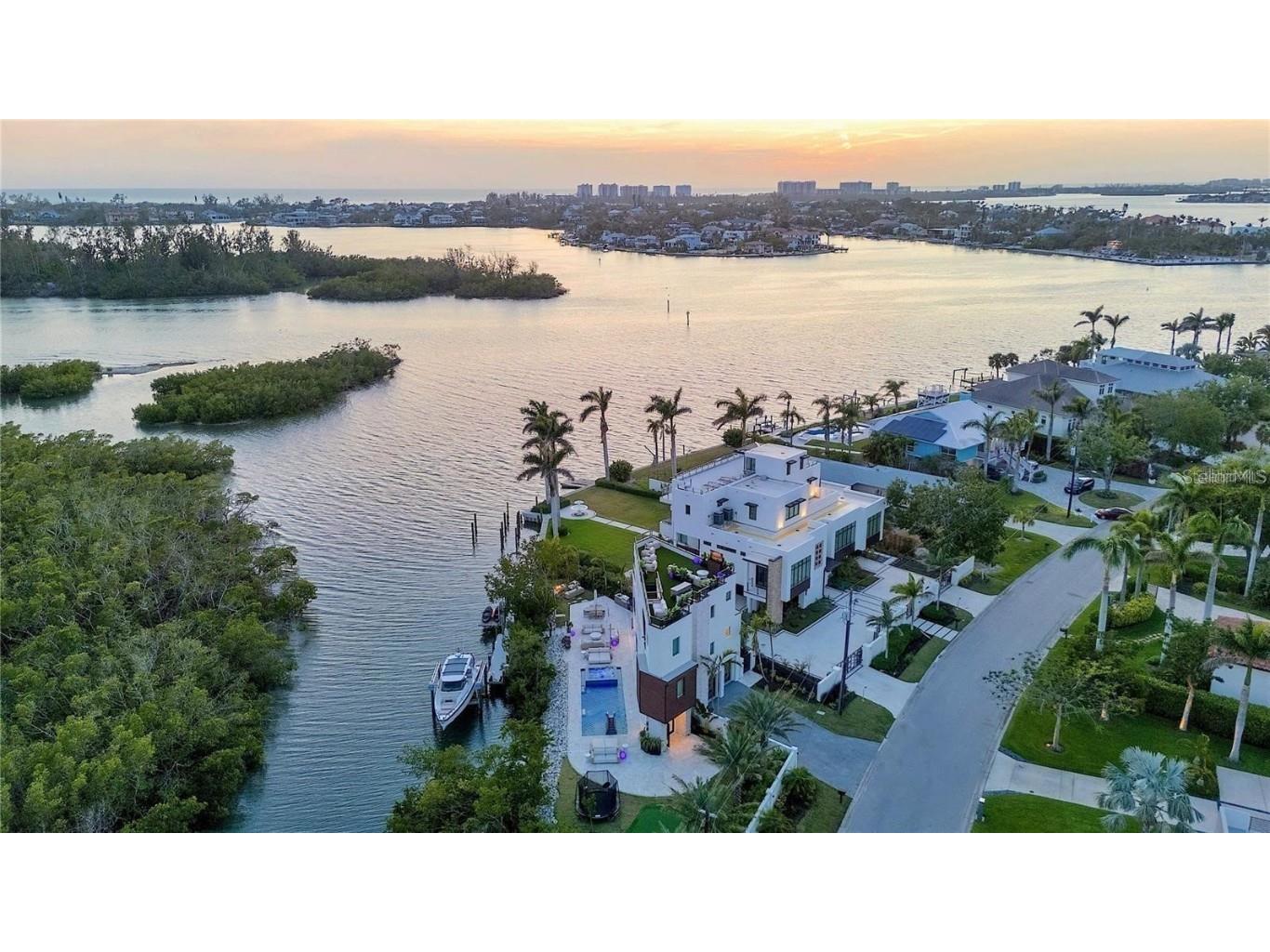 1406 Tangier Way Sarasota FL 34239 A4677512 image3