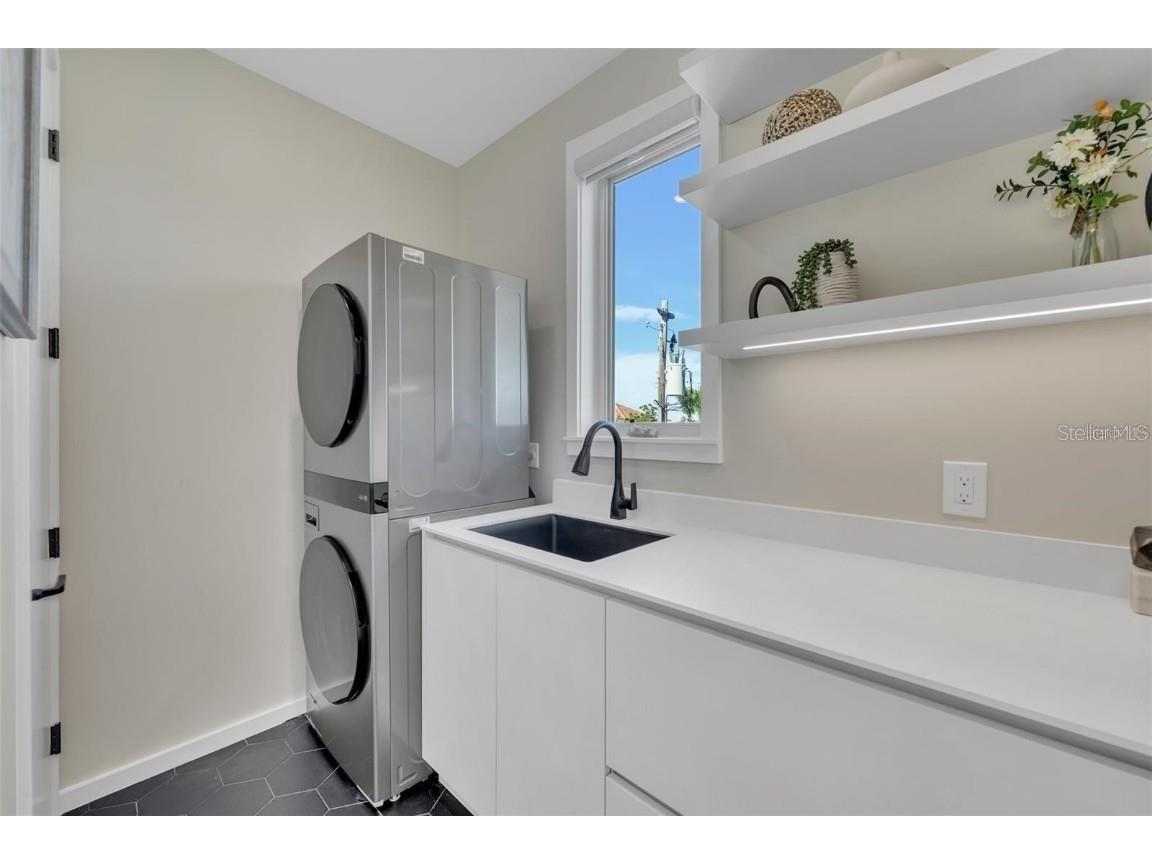 1406 Tangier Way Sarasota FL 34239 A4677512 image48