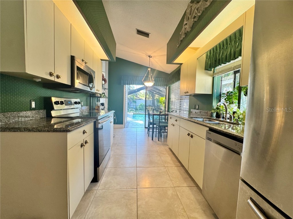 1406 Walden Oaks Place Plant City FL 33563 L4957455 image9