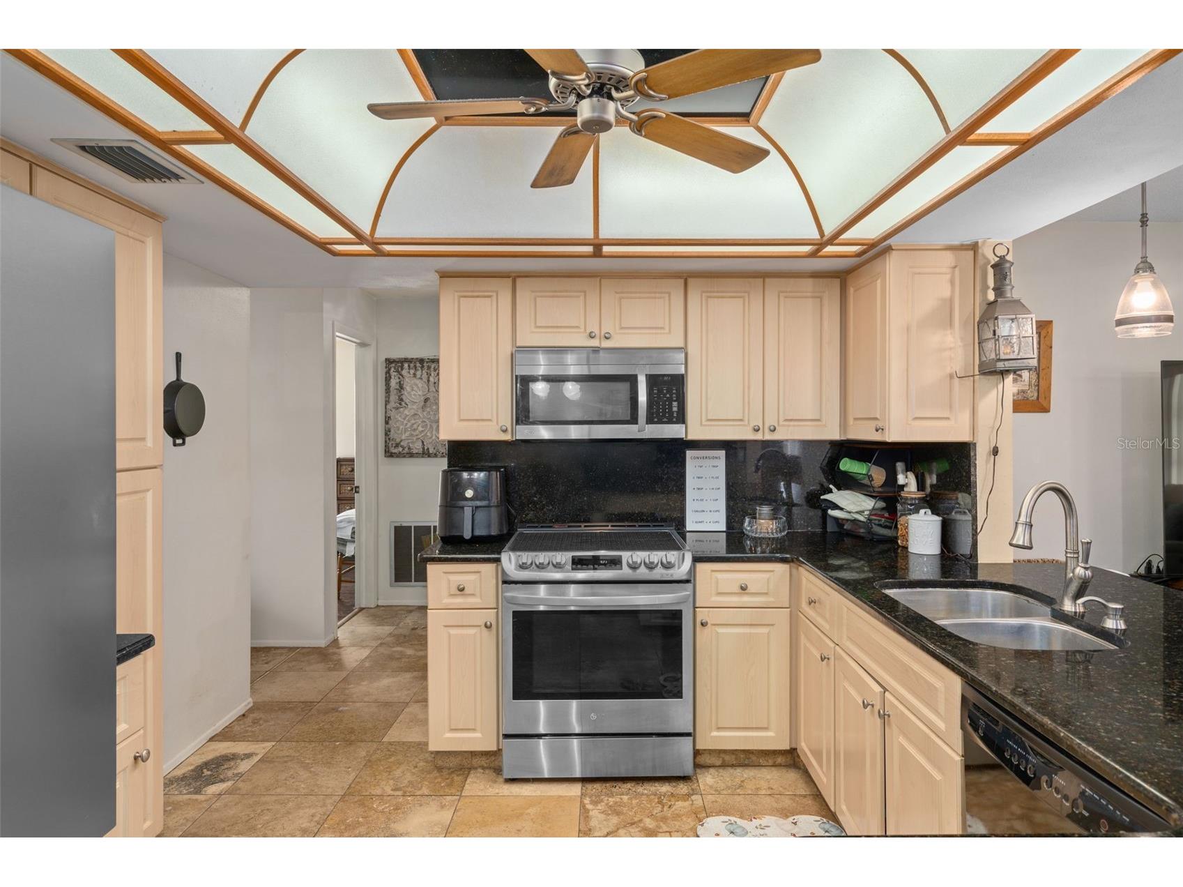 1407 Garden Avenue Tarpon Springs FL 34689 W7880144 image15