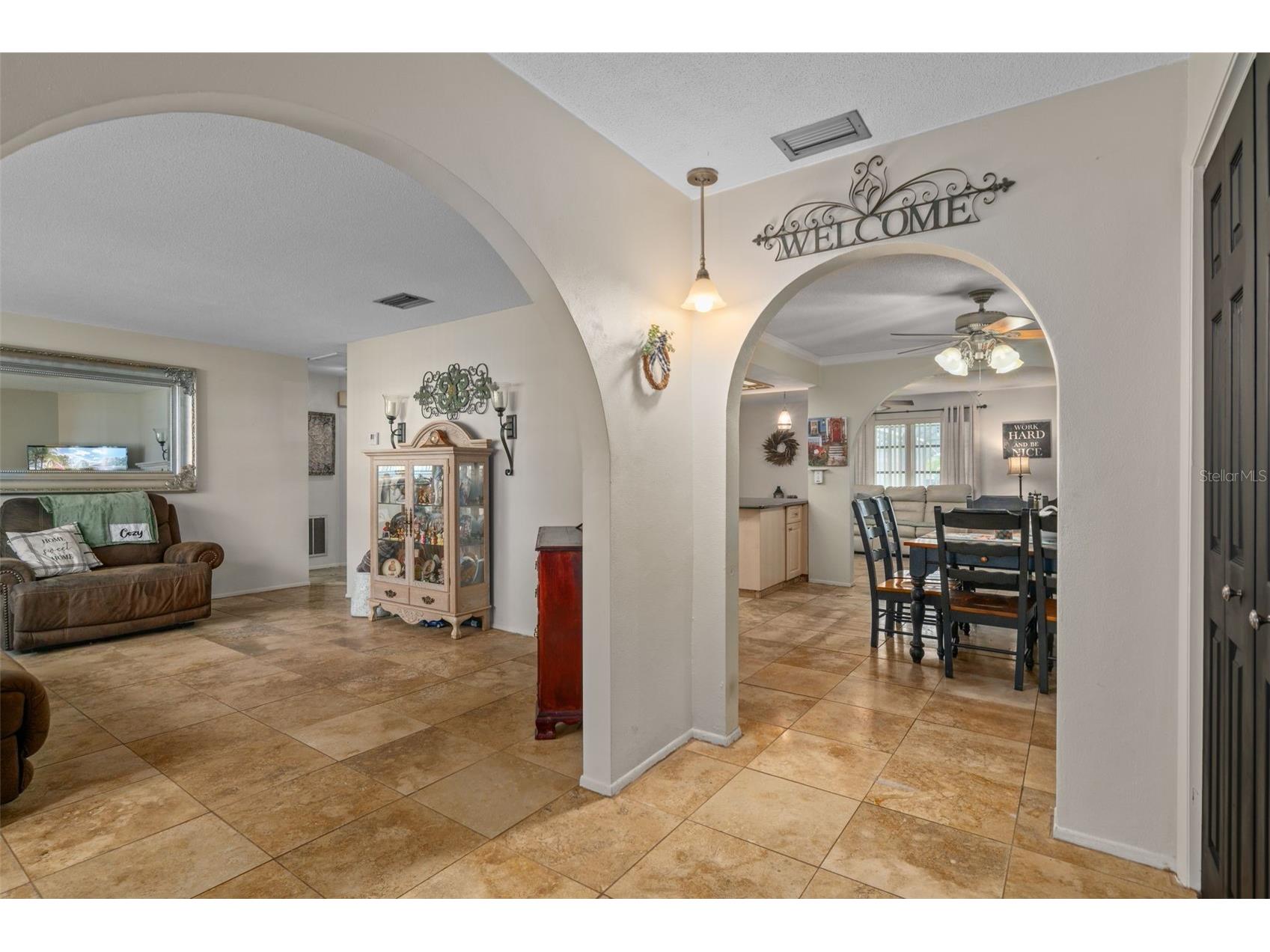 1407 Garden Avenue Tarpon Springs FL 34689 W7880144 image5