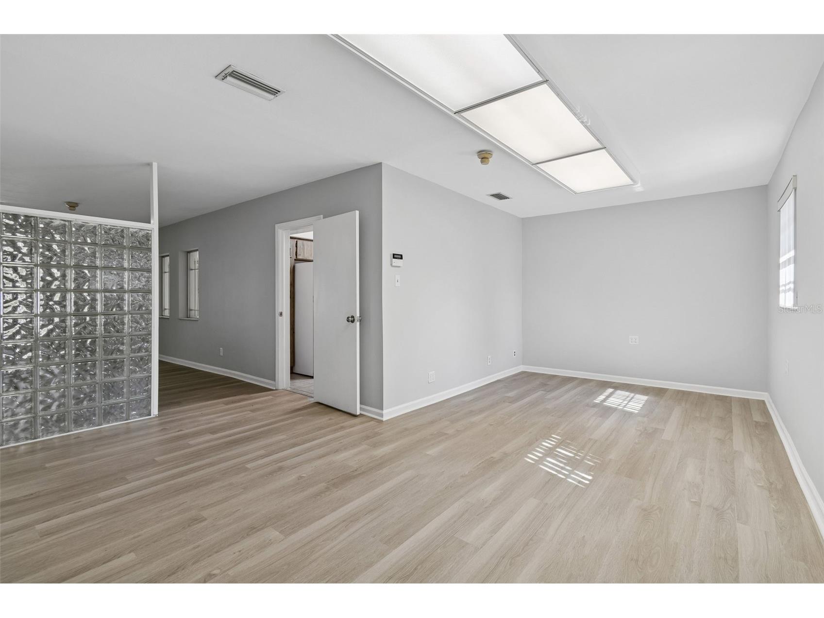 1408 W Linebaugh Avenue Tampa FL 33612 TB8474736 image17