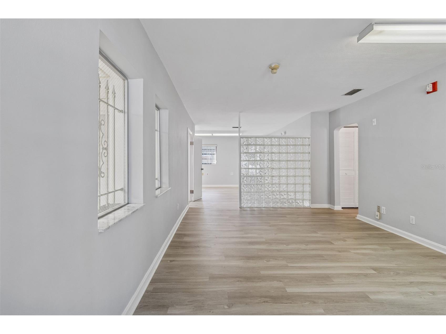 1408 W Linebaugh Avenue Tampa FL 33612 TB8474736 image3