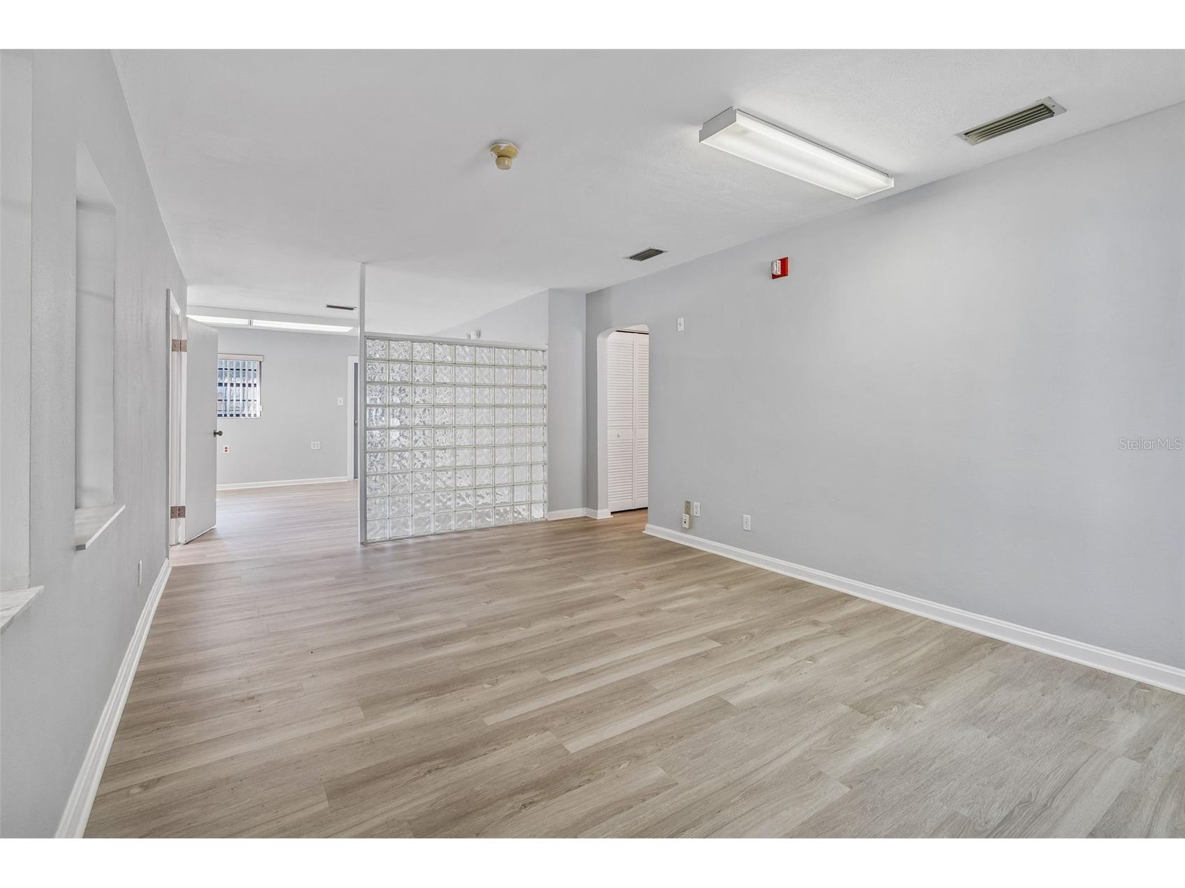 1408 W Linebaugh Avenue Tampa FL 33612 TB8474736 image4