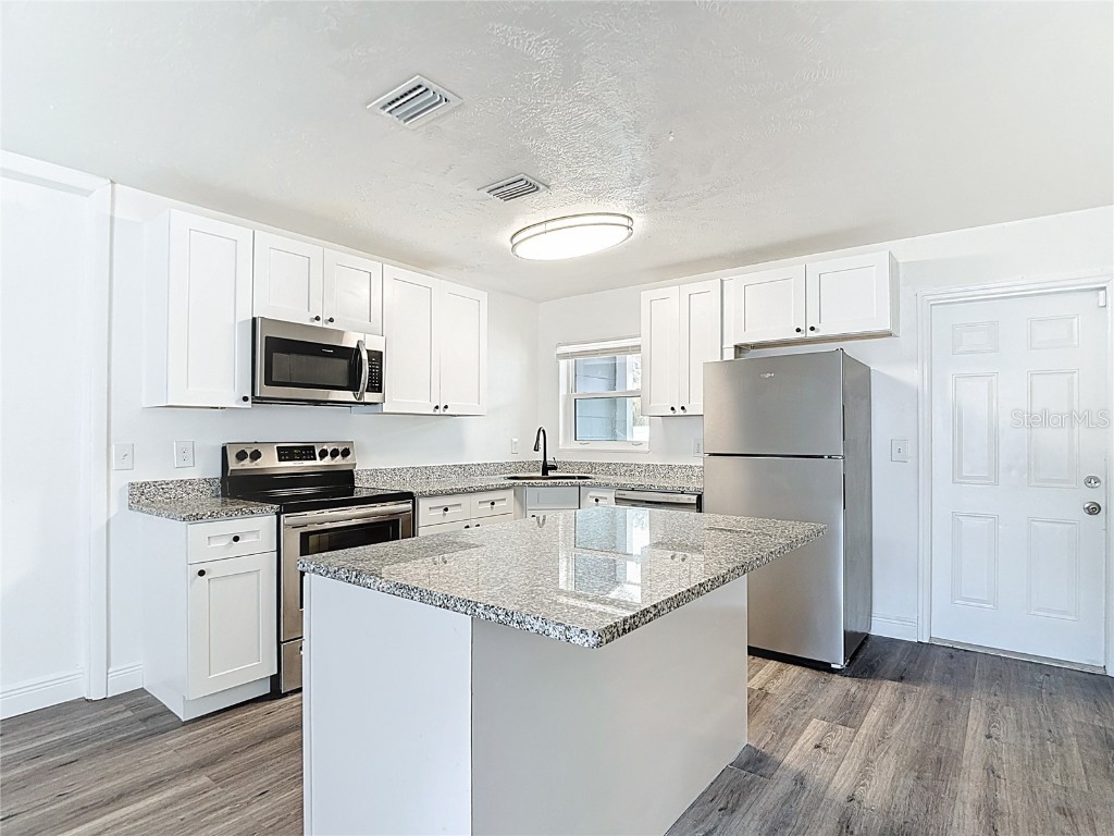 1409 College Park Lane Tampa FL 33612 A4658767 image4