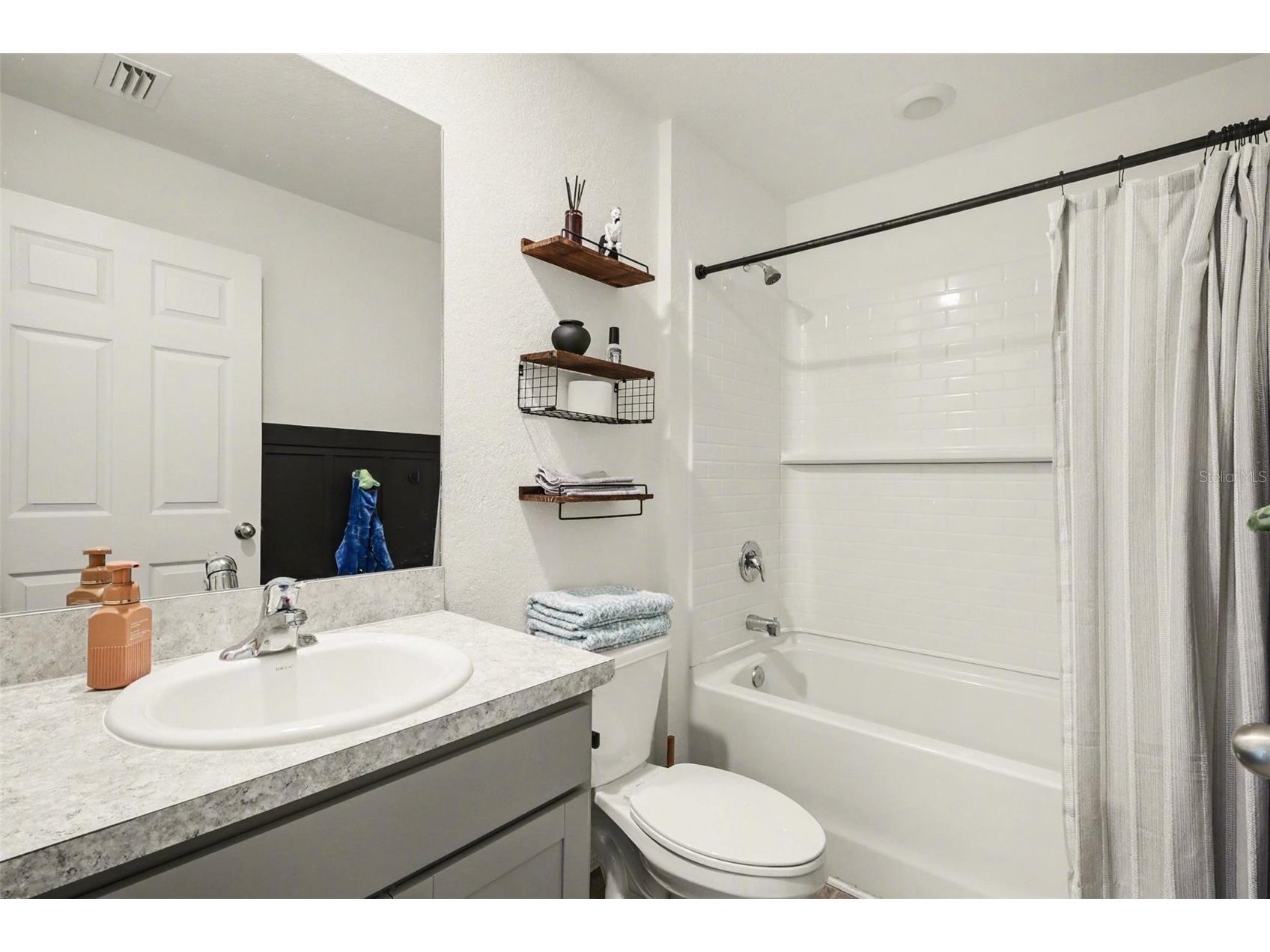 1409 NE 4th Place Cape Coral FL 33909 A4688103 image17