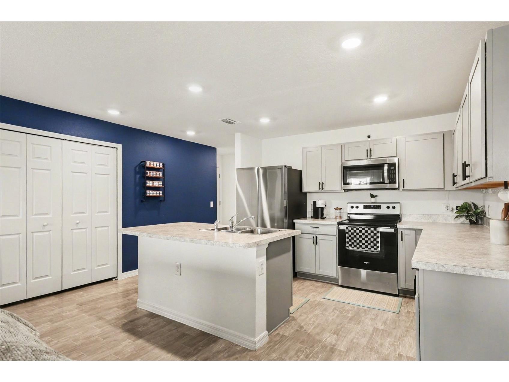 1409 NE 4th Place Cape Coral FL 33909 A4688103 image7