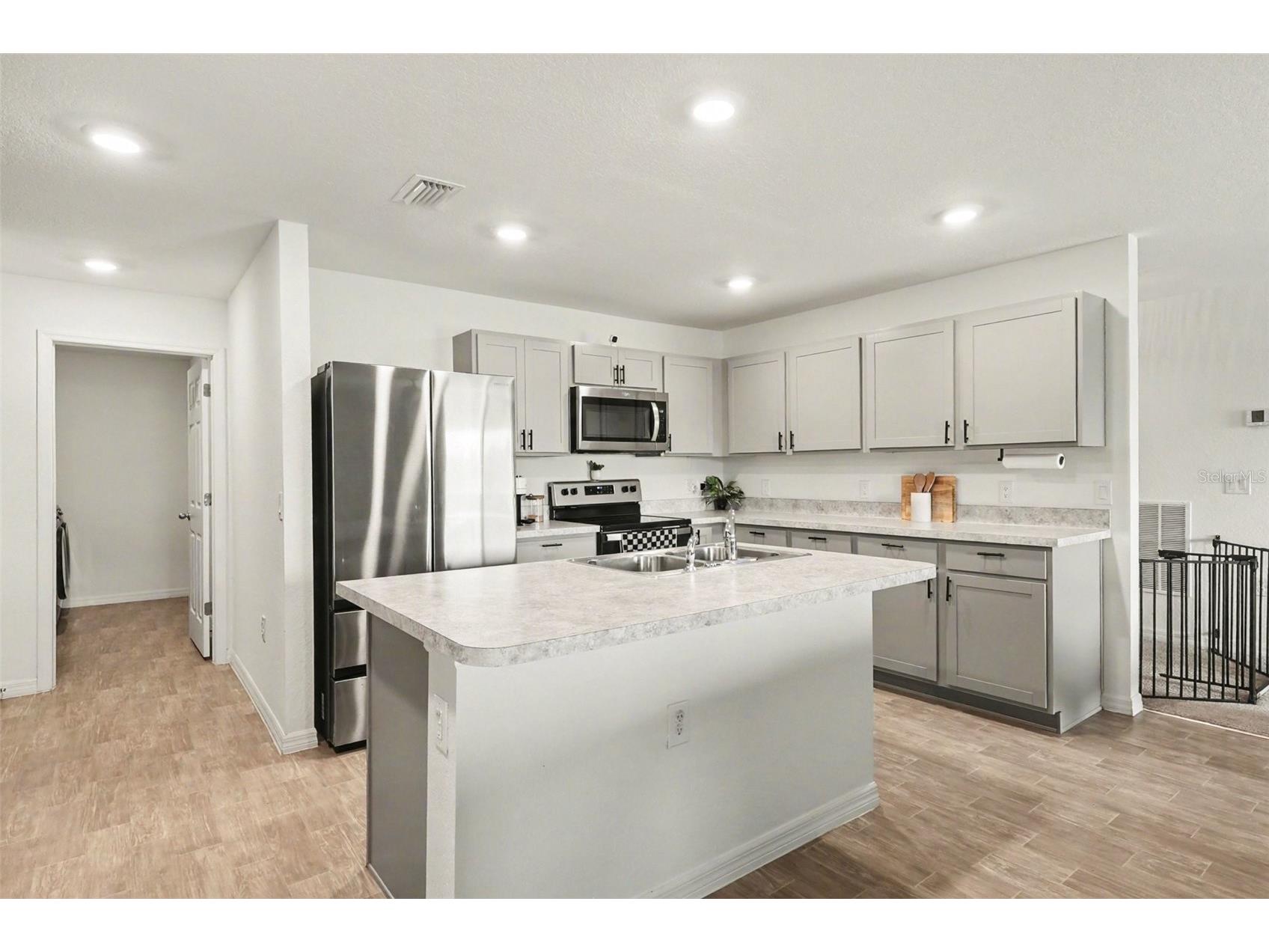 1409 NE 4th Place Cape Coral FL 33909 A4688103 image8