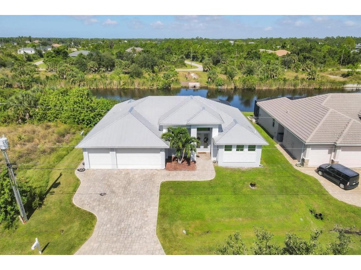 14094 Edsel Drive Port Charlotte FL 33981 - SANTA CRUZ WATERWAY D6143398 image1