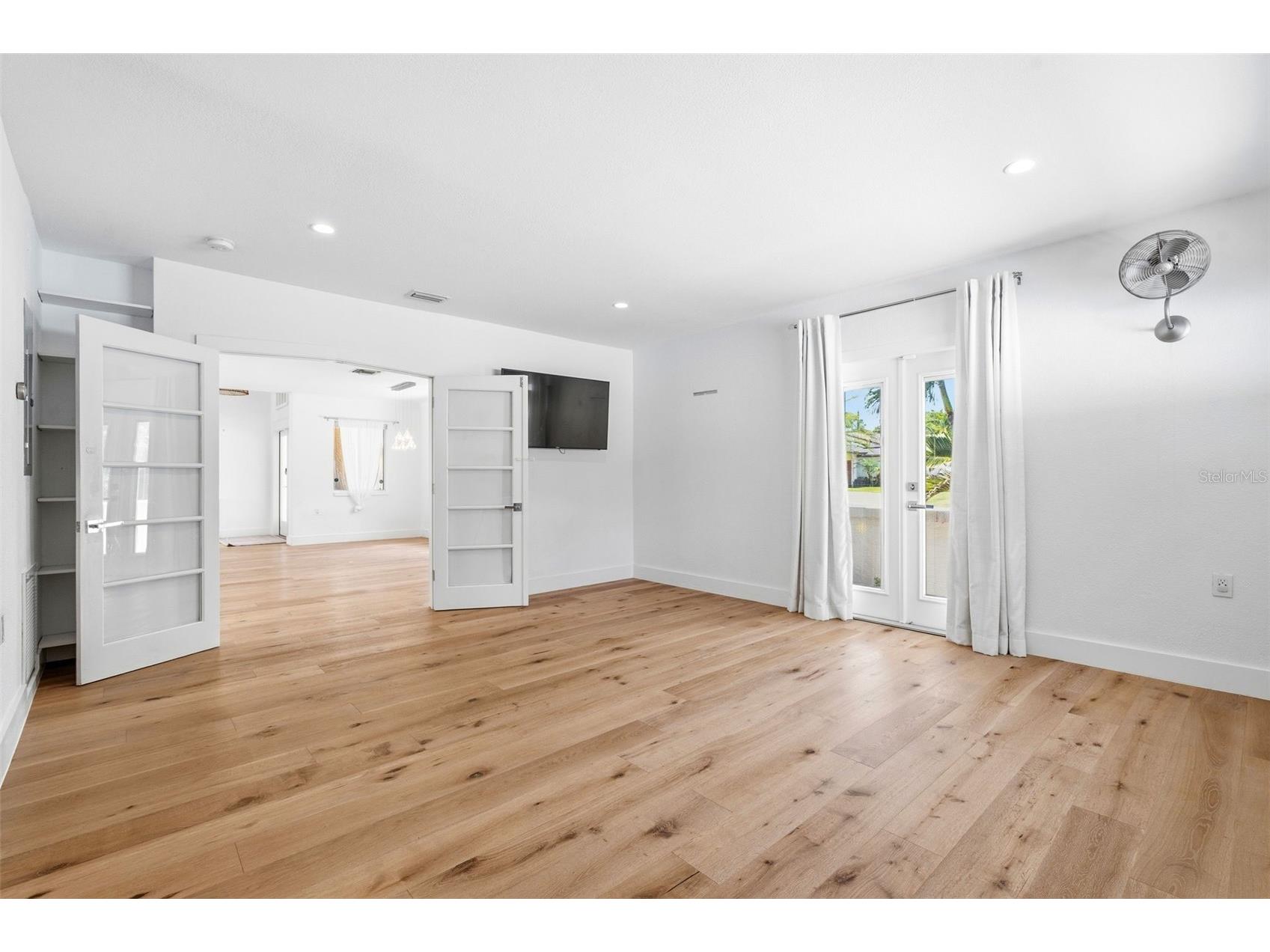 141 Giralda Boulevard NE Saint Petersburg FL 33704 TB8521654 image19