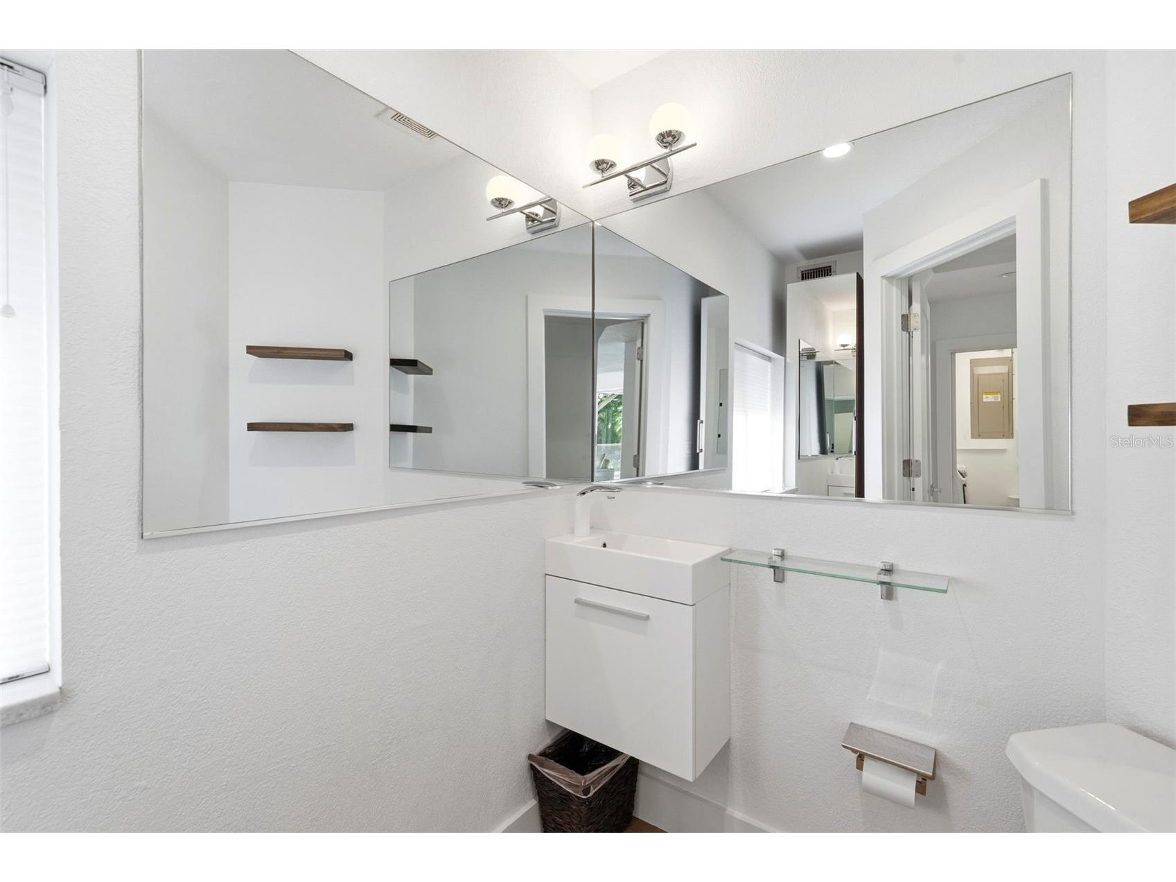 141 Giralda Boulevard NE Saint Petersburg FL 33704 TB8521654 image32