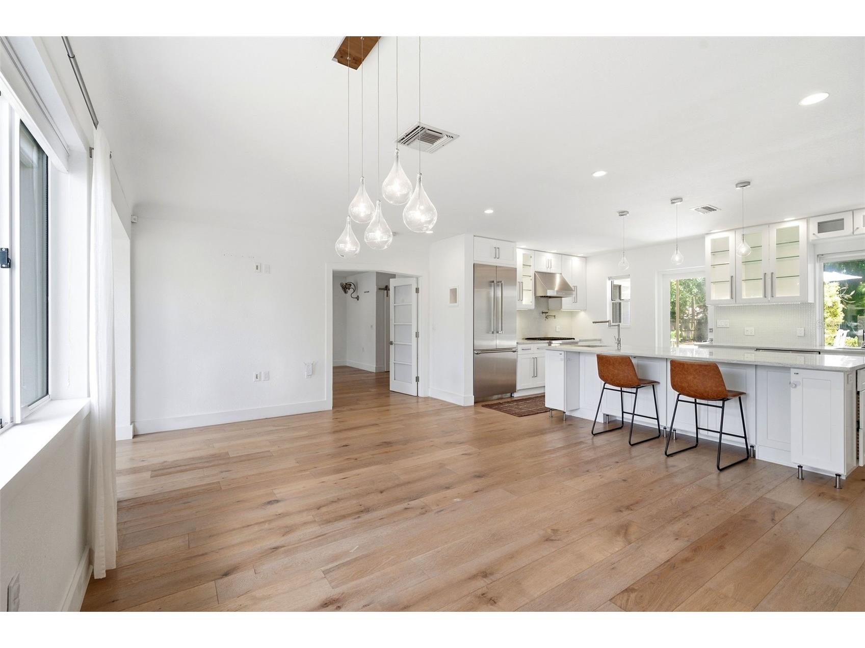 141 Giralda Boulevard NE Saint Petersburg FL 33704 TB8521654 image4